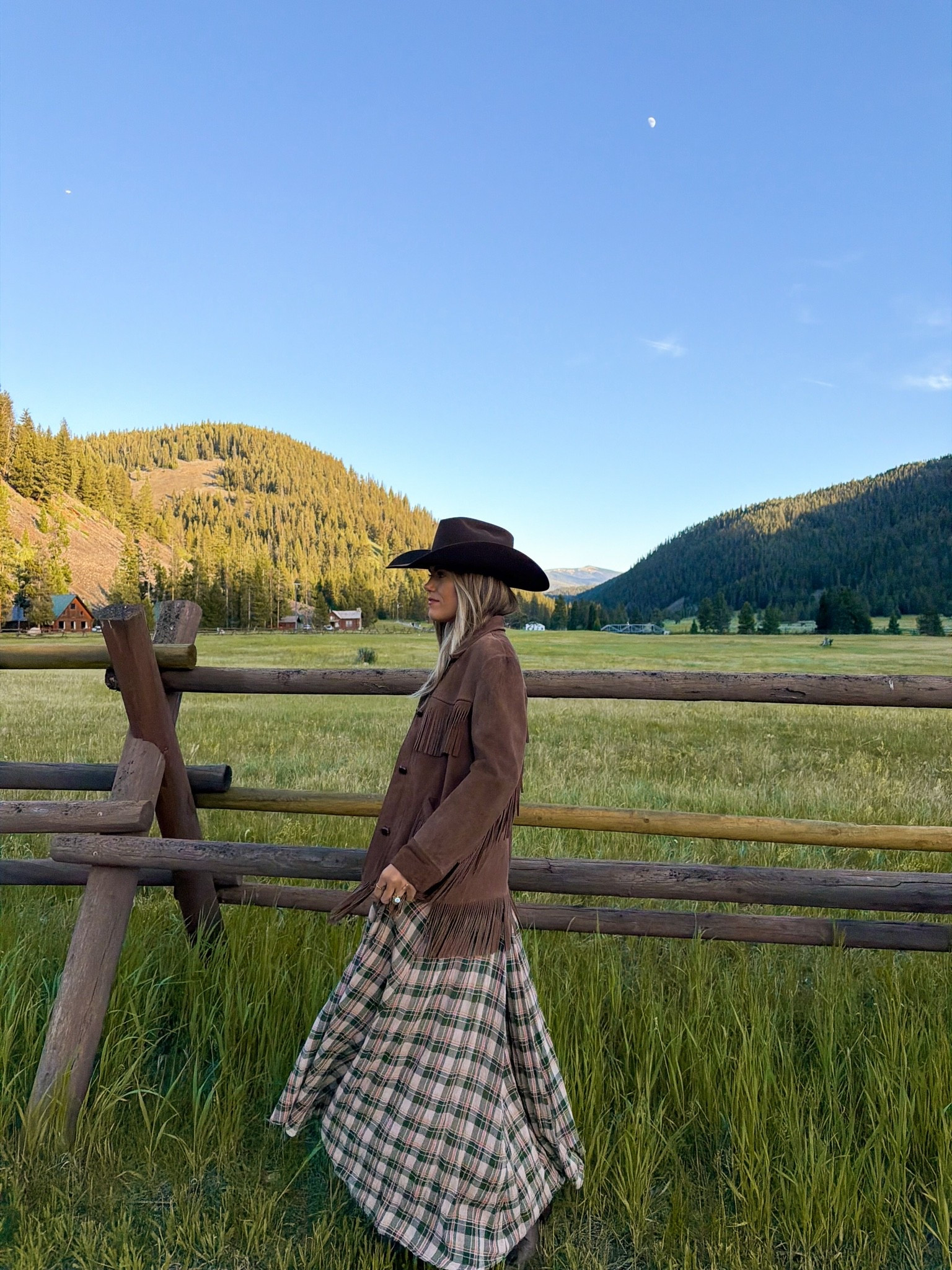 size XS in skirt (oversized!) jacket is vintage but linked similar, linked similar hat, size down half size in boots

#LTKgrwm #LTKootd #LTKSeasonal