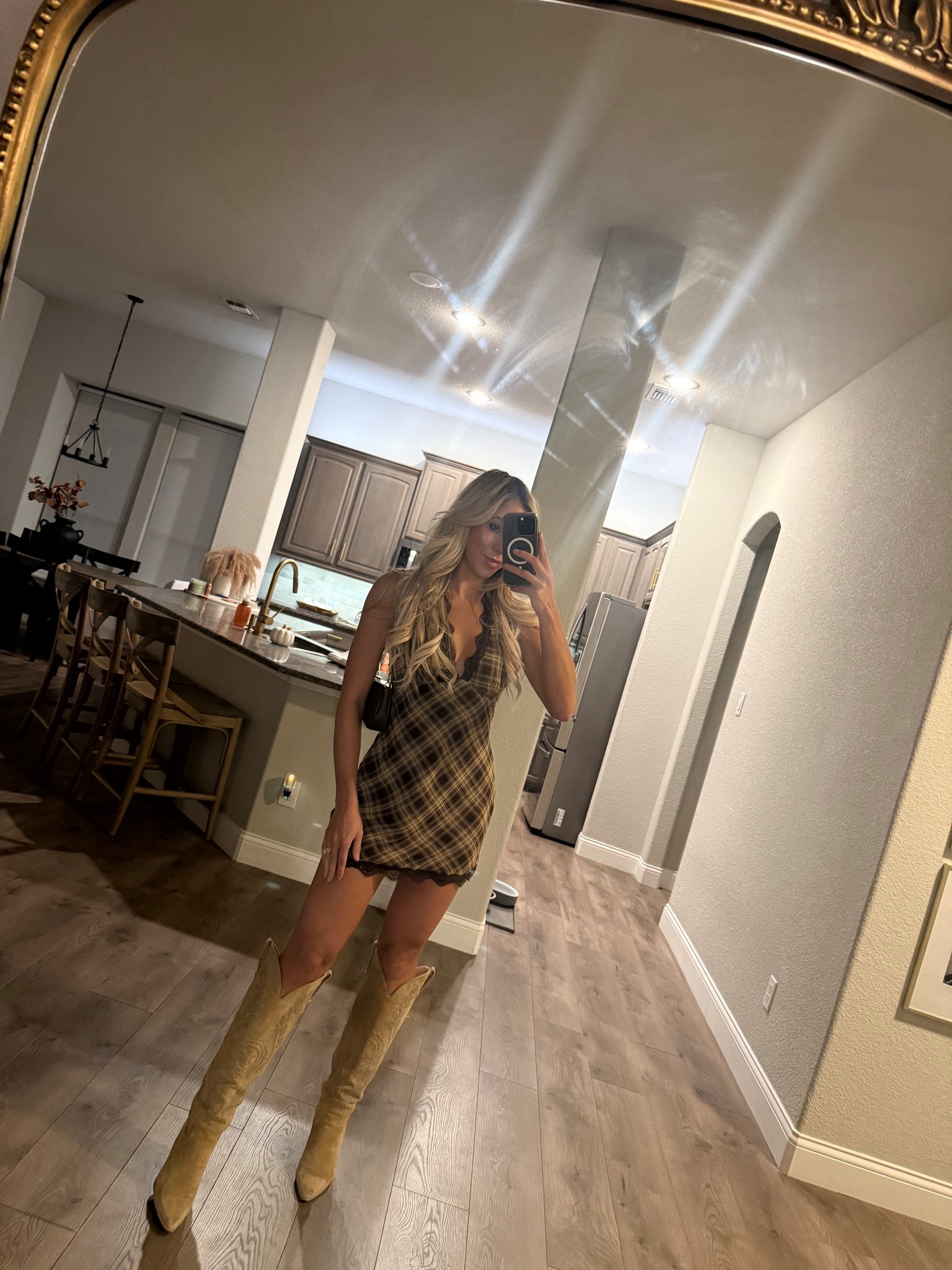 Beehive boutique size small. Found the exact same dress at lane 201 for 25% off with code FINALLY