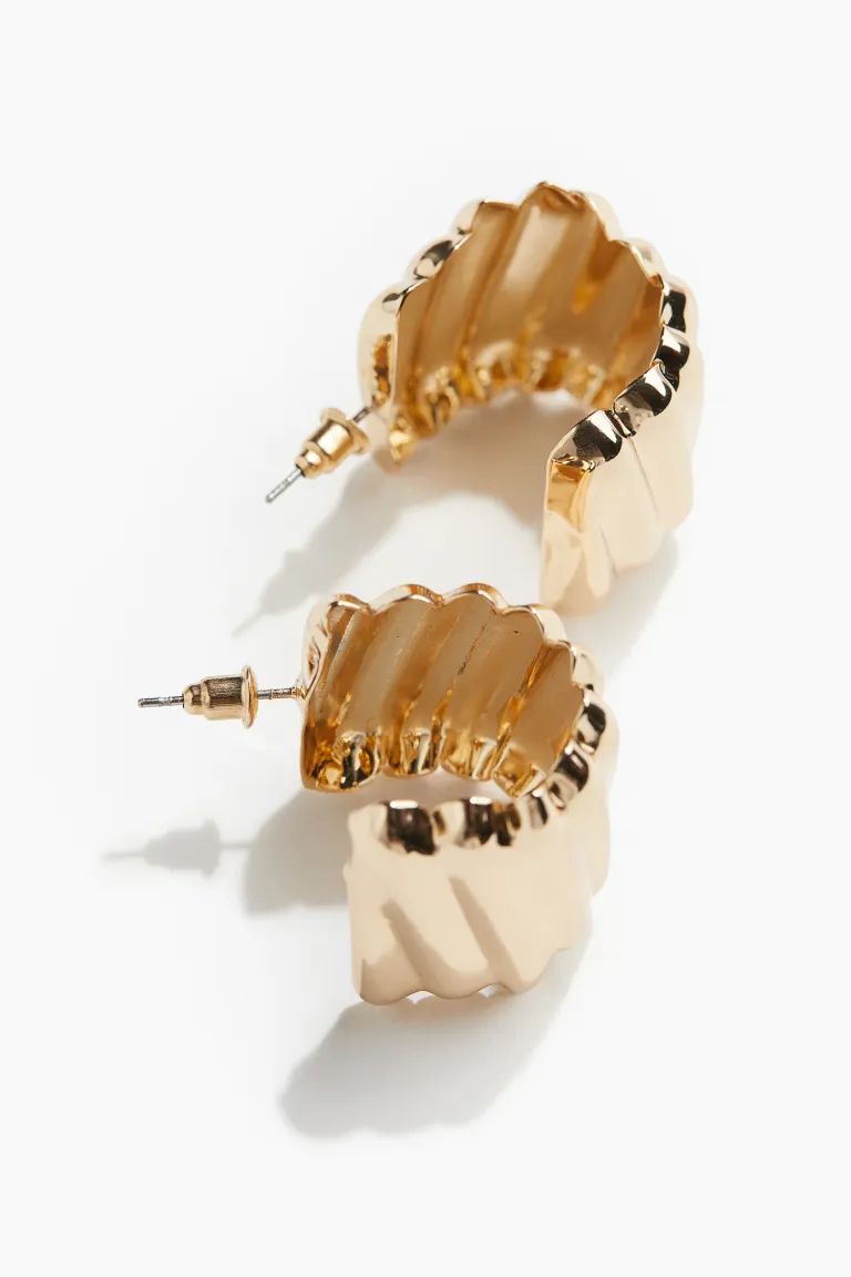 Fluted Hoop Earrings - Gold-colored - Ladies | H&M US | H&M (US + CA)