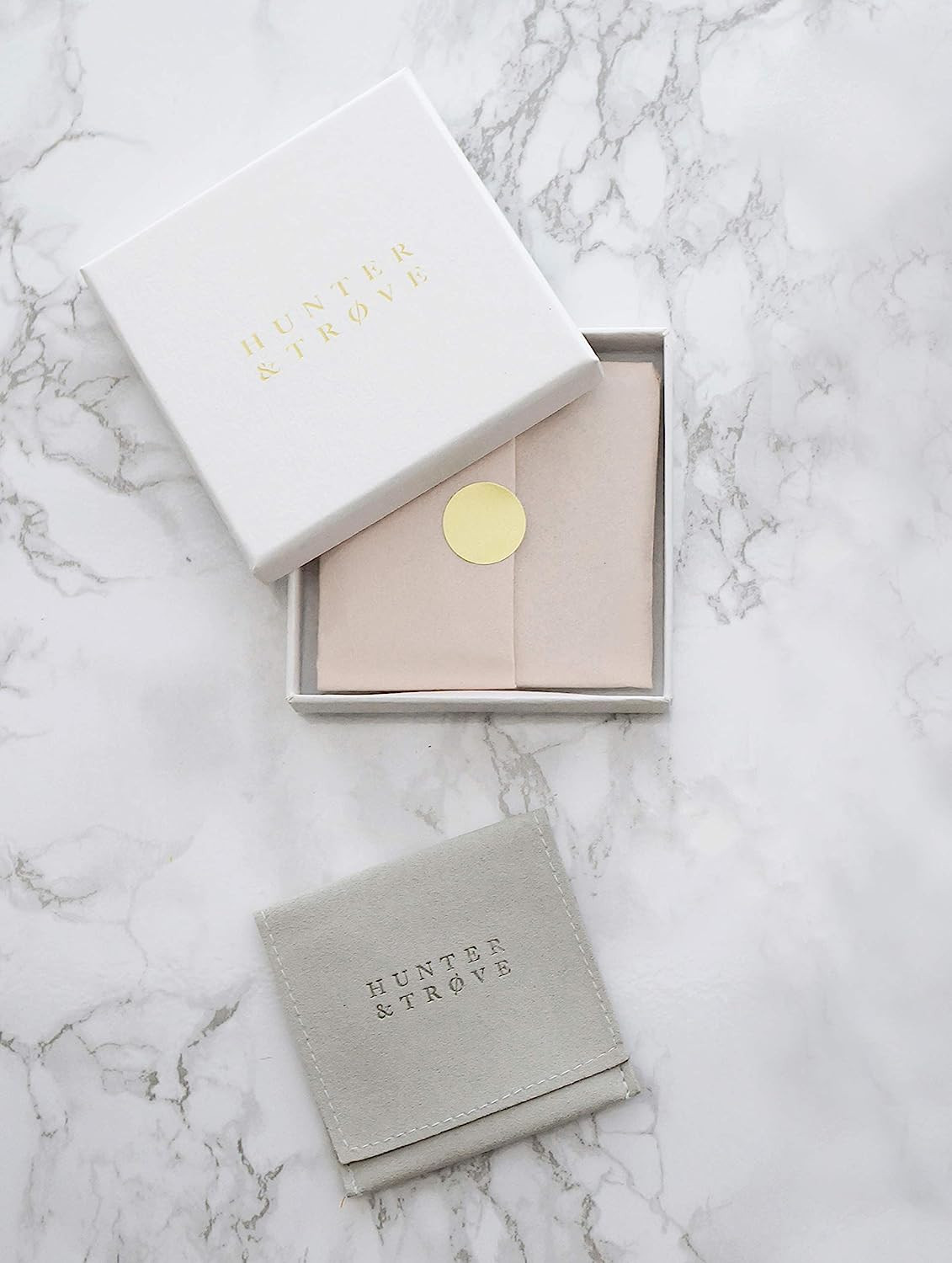 HUNTER & TROVE Round Ball Stud Earrings in 14K Gold fill (5mm) | Amazon (CA)