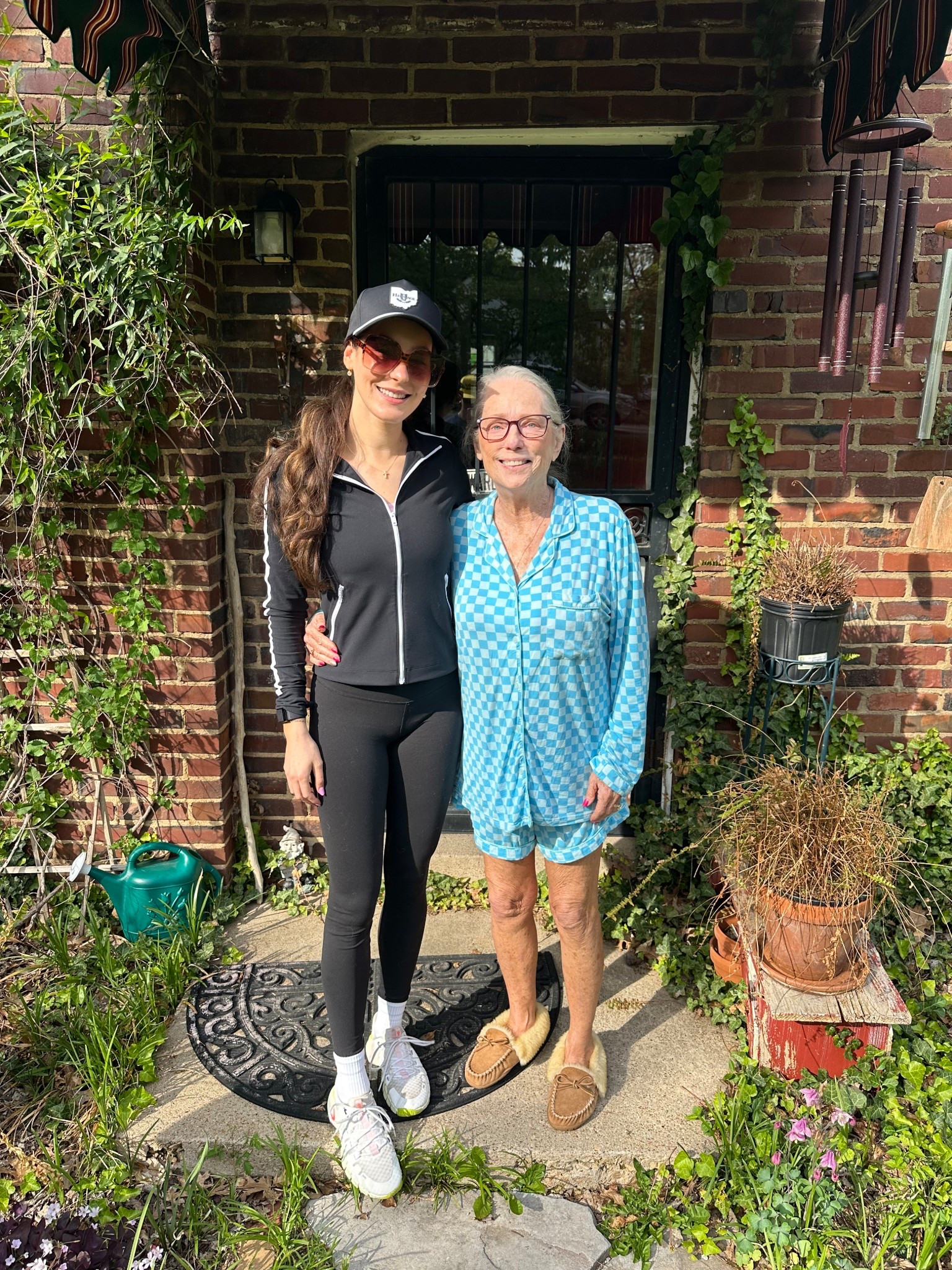 Athleisure 
WFH fits

Abercrombie jacket
Lululemon leggings 
Lululemon socks 