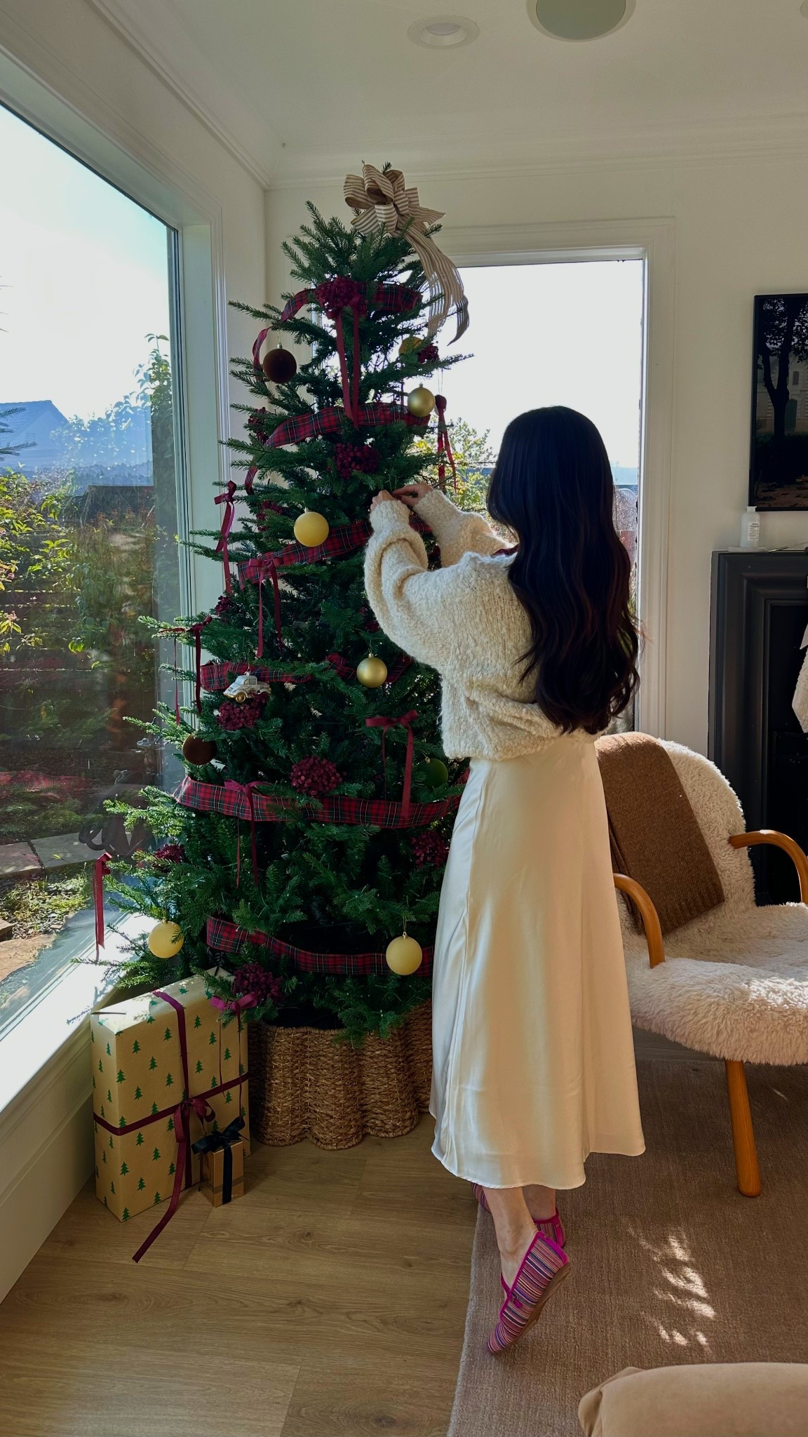 Wearing small in the sweater, XS in the skirt, shoes are TTS!

#LTKWorkwear #LTKootd #LTKHoliday