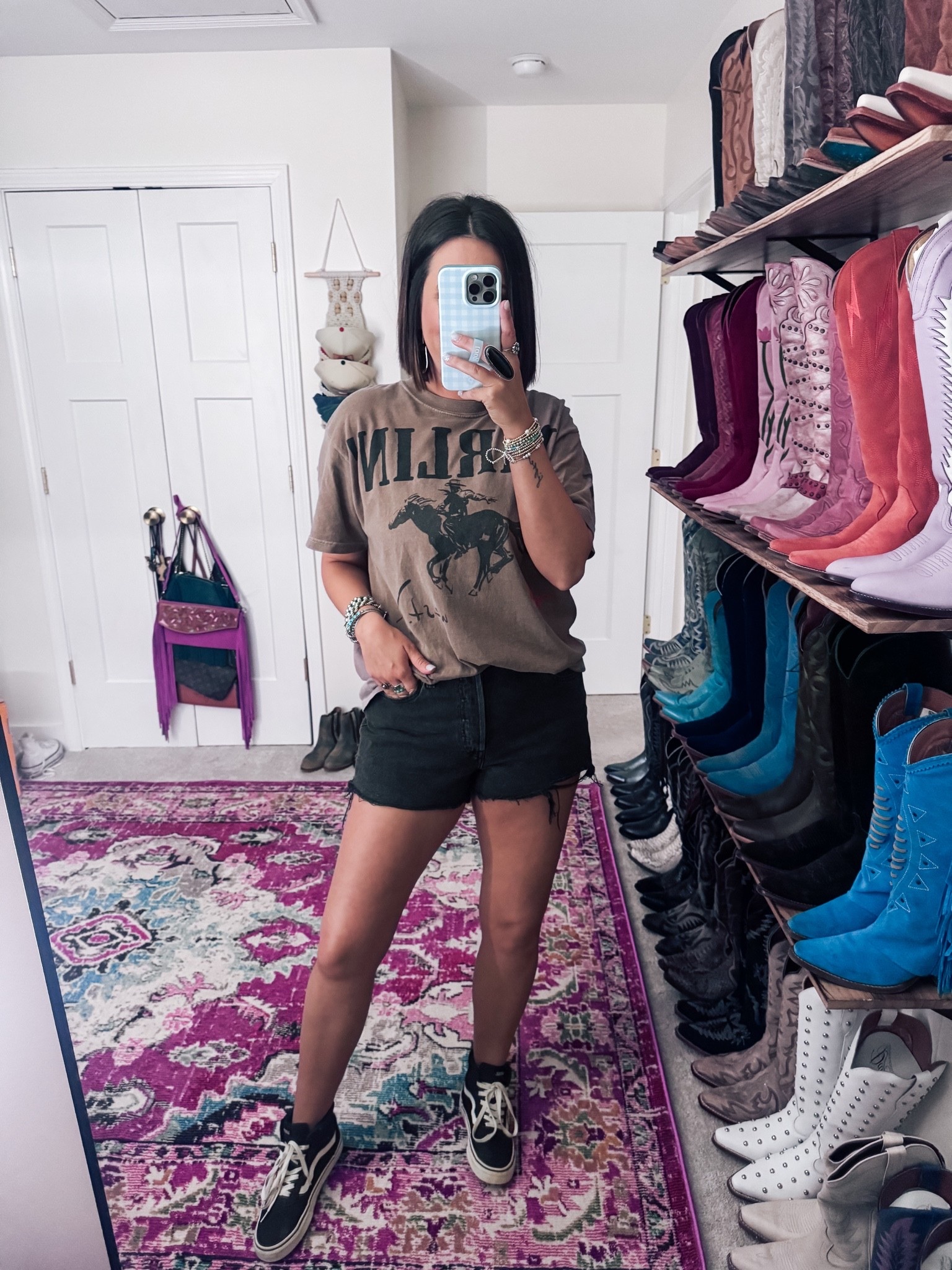 Treaty oak concert outfit idea - western fashion - Levi shorts size up wearing a 29

#LTKootd #LTKgrwm