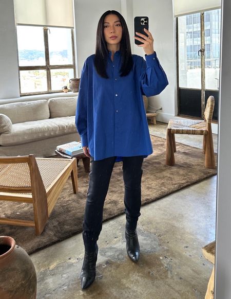 A minimalist can still play around with color, especially when it's a striking hue that stands on its own like this rich cobalt blue.


#LTKstyletip #LTKFind