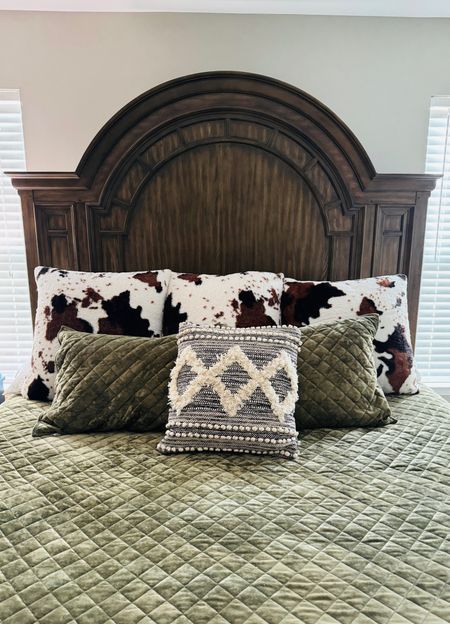 Still working to find the perfect accent pillow, but I absolutely love that cow print pillow covers. They come in all sorts of sizes (these are the 26”x26”), are priced right and I was impressed with the quality. So soft! 



#LTKhome #LTKCyberWeek #LTKstyletip