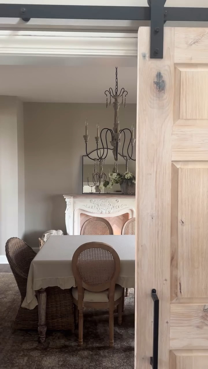 DREAM mantel from my friends @antiquefarmhouse ✨ i love how much it elevates with space without the maintenance of a full fireplace! 

Comment SHOP for links

#mantel #diningroom #diningroomdesign #mantelstyling #ltkhome #frenchcountry #rusticelegant #homedecor #interiordesign #cozyhome #makehomeyours #homeinspo #interior #aesthetic #cottagecore #antiquefarmhouse #myafh #homedesign #neutralstyle

#LTKHome #LTKWatchNow