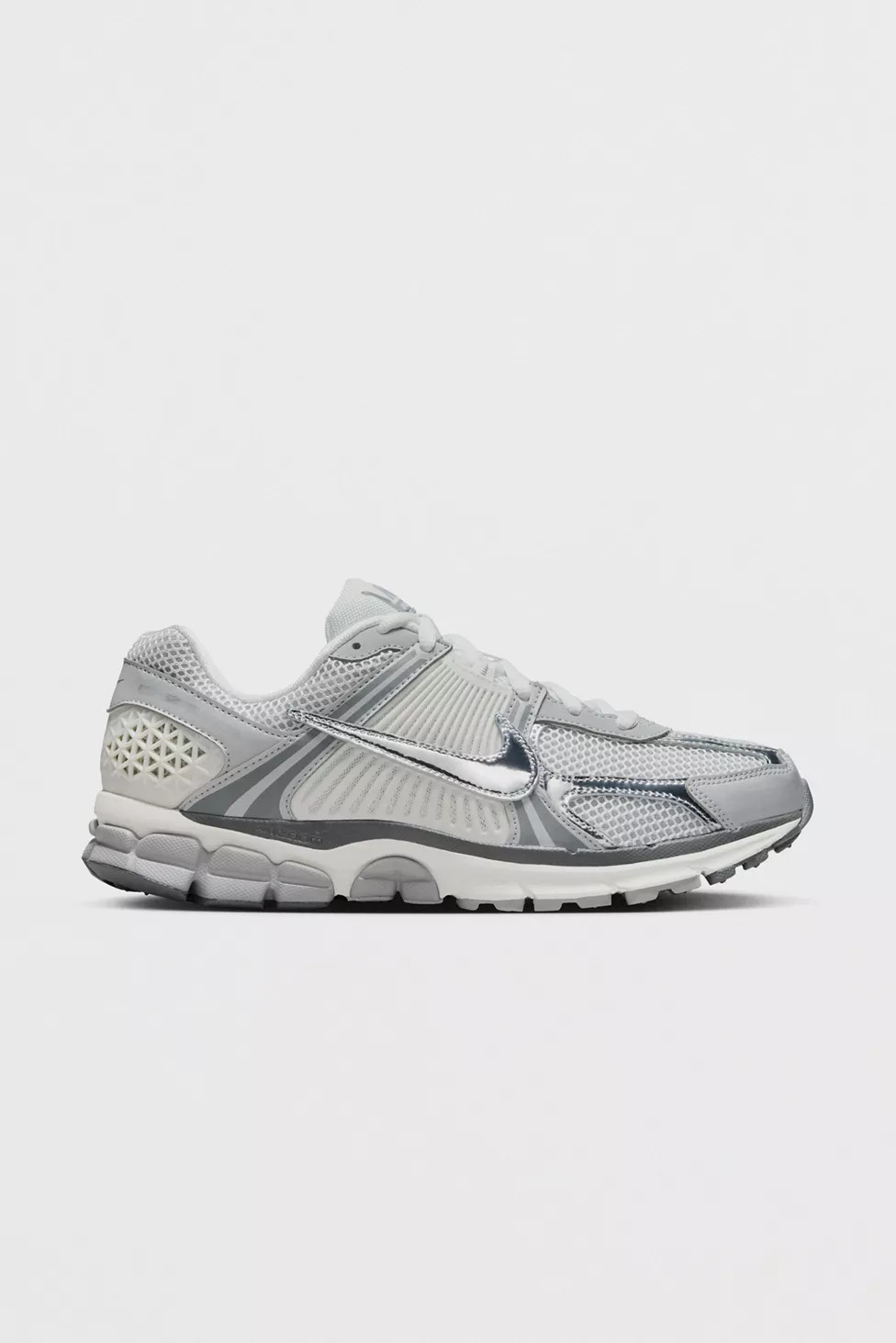 Nike Men's Zoom Vomero 5 Sneaker | Urban Outfitters (US and RoW)
