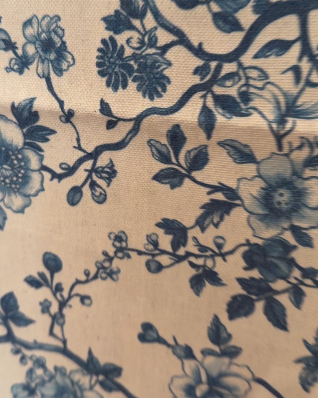 Beautiful & inexpensive table runner for the dining room 💙😍 @amazon #tablescapes #ltk #ltkhome #ltkcreator #amazon #homedecor #diningtable #diningroom 

#LTKHome