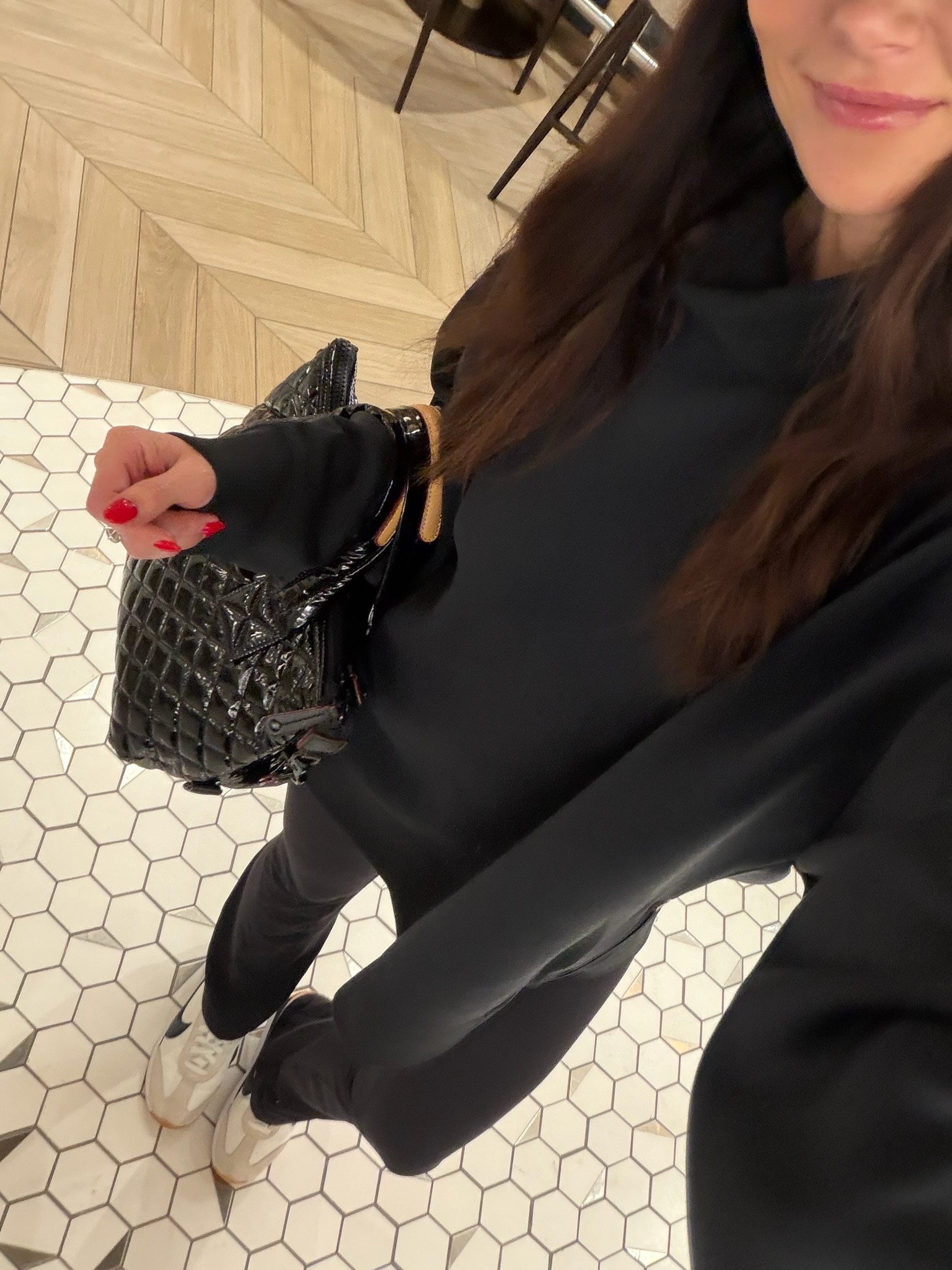 Chic black outfits elevated fashion cozy winter wear mom approved elegant women's fashion Annabrstyle 

#LTKootd #LTKmomlife #LTKSeasonal