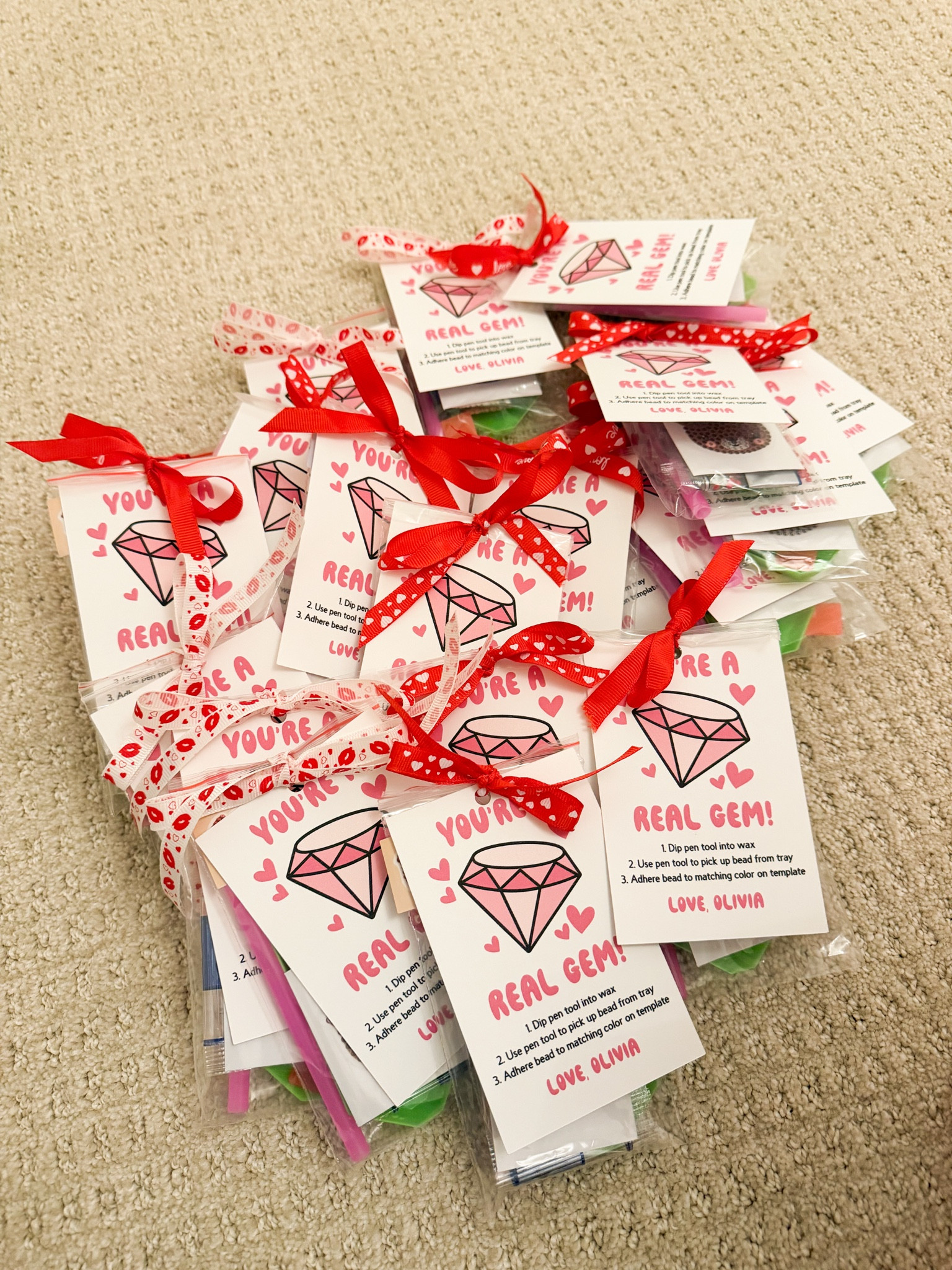 Class Valentine's gift - gem art craft for kids! 

5D Diamond painting kit, index card stock, ribbon, Cricut maker 3