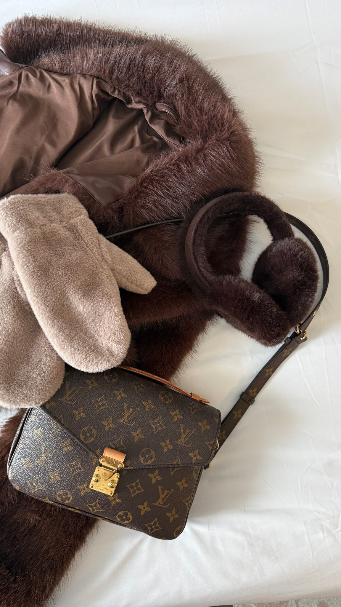 Winter outfit essentials 

#LTKmidsize #LTKwinter #LTKcanada