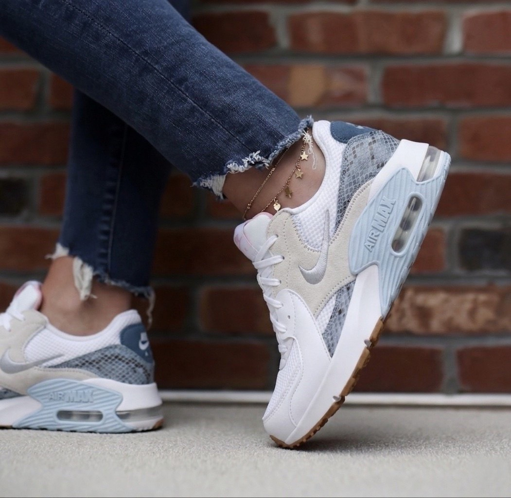 Nike air max excee premium sneakers runs true to size white / hydrogen blue / mystic navy / wolf grey 