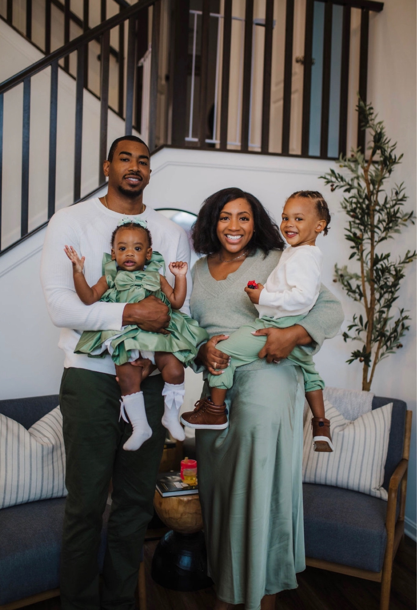 Family photo outfits linked! 

#LTKfamily #LTKkids #LTKHoliday