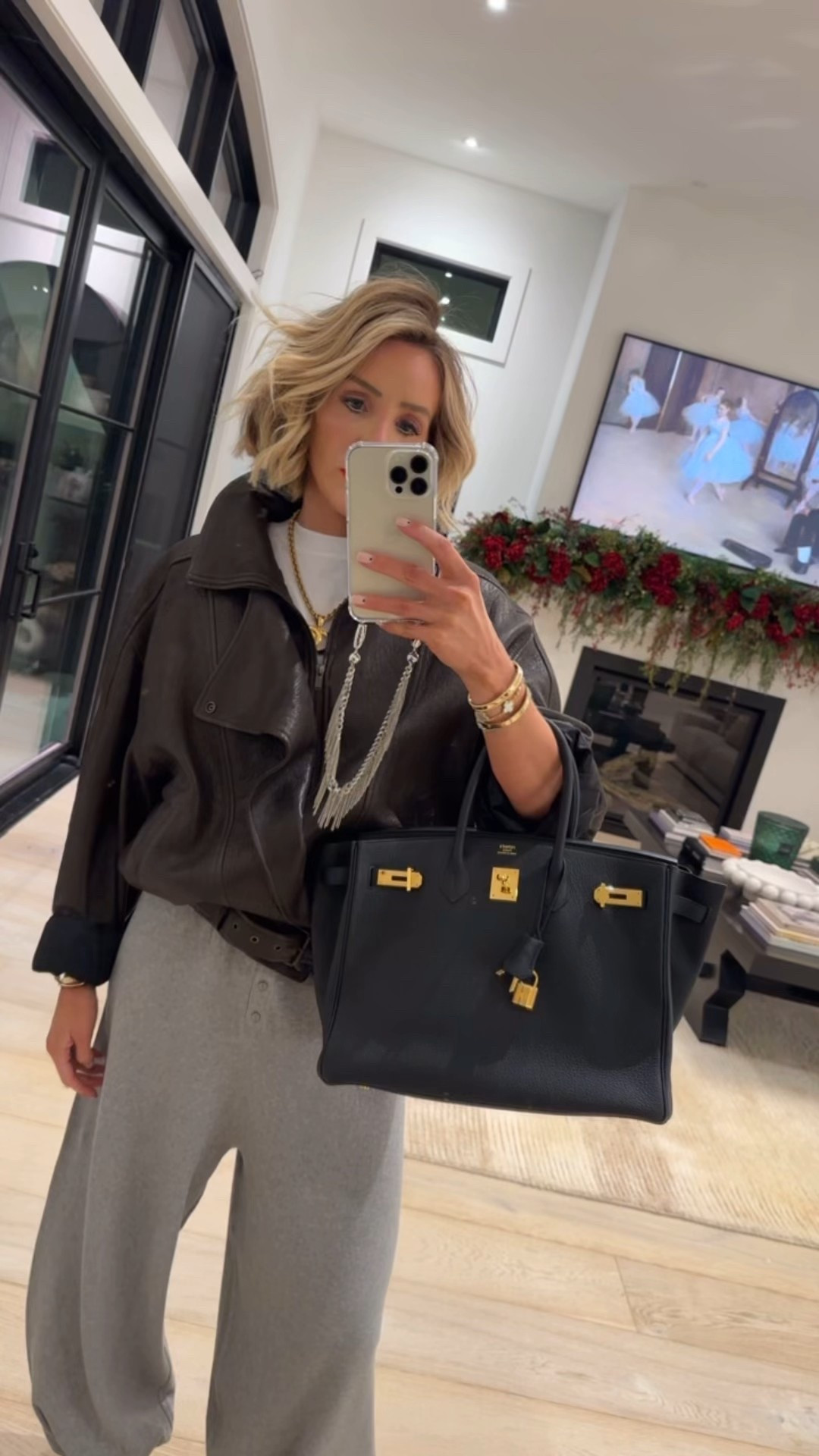 My travel look to LA today ✈️