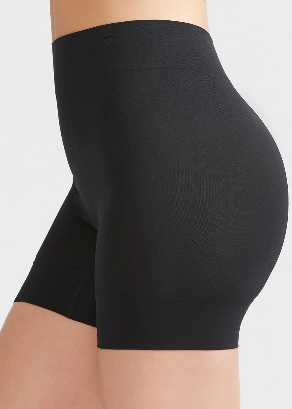 Bria Comfortably Curved Smoothing Short - Seamless | Yummie