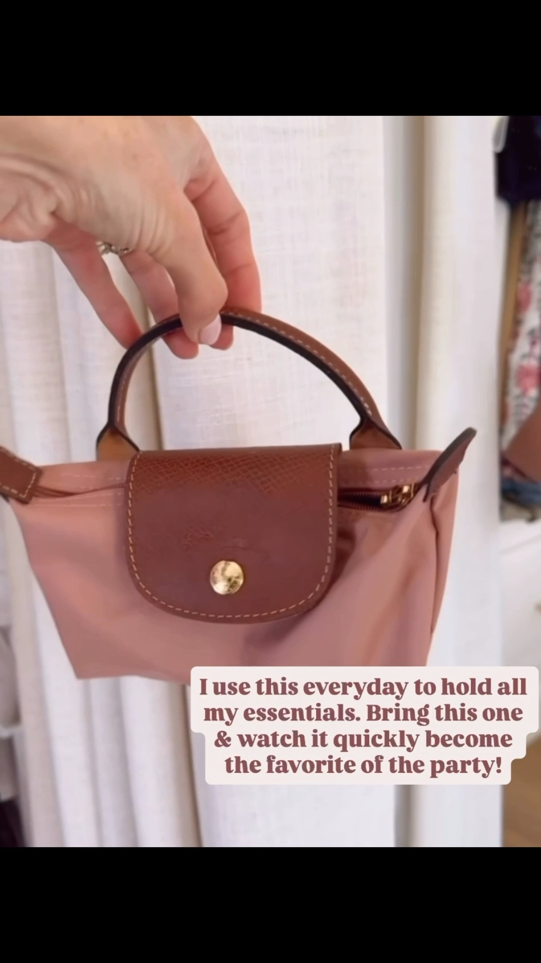 I love this small mini tote bag! I have actually used it so much, and it comes in several colors!

Loverly Grey, Longchamp, mini tote, mini purse, gift ideas 

#LTKGiftGuide