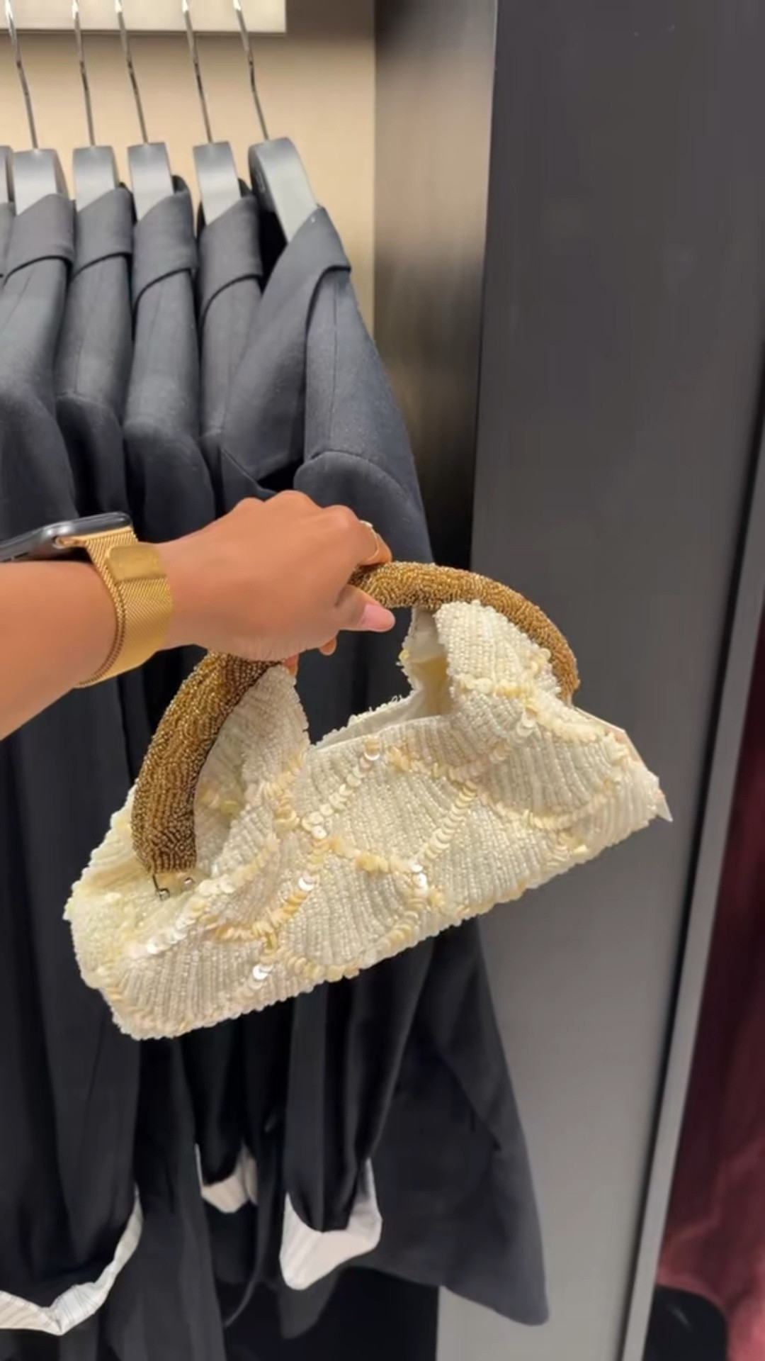 ZARA summer bags are unreal this season 🤎✨ woven bags, crochet shoulder bags, boho clutches & designer-inspired styles all under one haul

 #zara #zarabag #summerbags #ltkfashion #wovenbag

#LTKsummer #LTKeurope #LTKbag