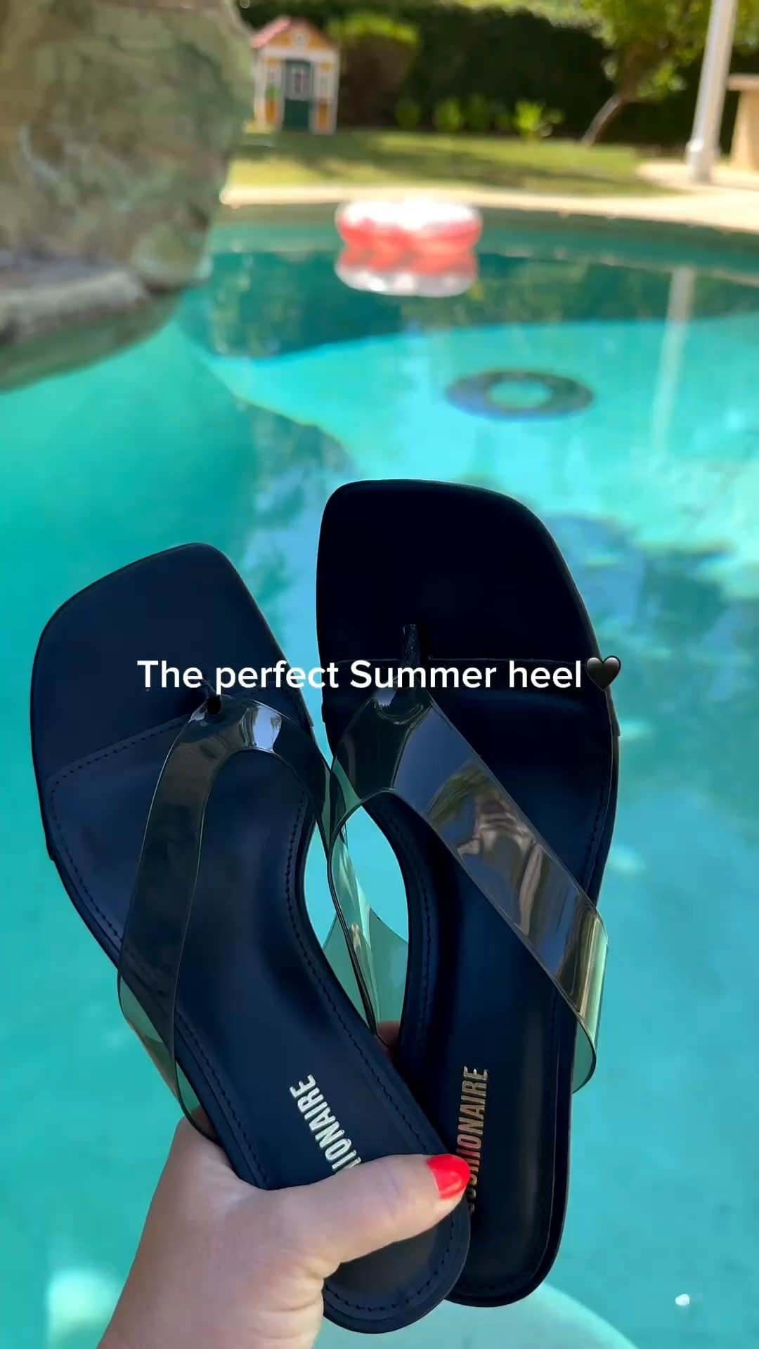 Minimal, elegant, and easy to style. 🖤 These clear kitten heels pair perfectly with dresses, jeans, or evening looks. Comfortable enough for all-day wear while adding a chic touch to any outfit.



#kittenheels #clearheels #amazonfinds #summerstyle #fashionfinds