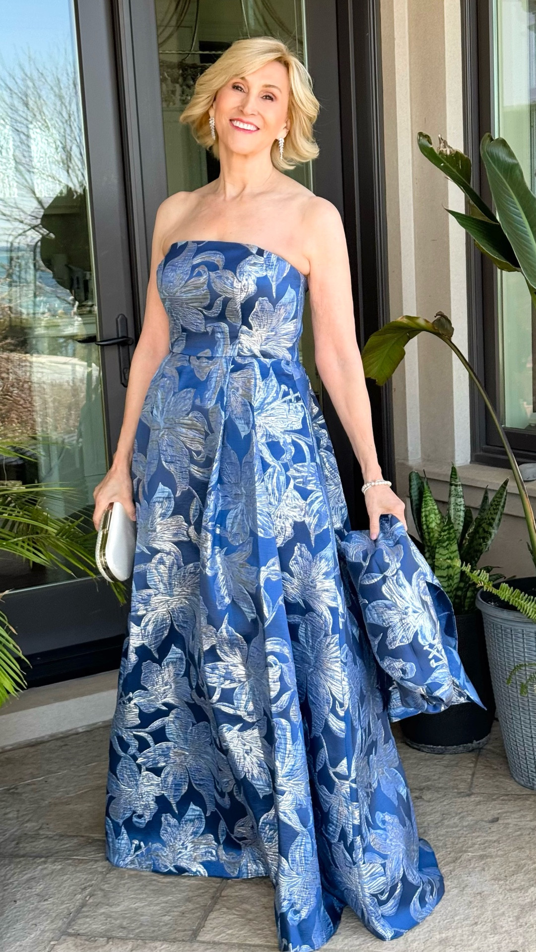 There’s just something about a dress that makes you feel instantly put together ✨

I fell in love with this strapless moment from Alex Evenings — the structure, the print, the way it moves… it’s giving effortless elegance without even trying.

Perfect for those special occasions where you want to feel a little extra, but still completely yourself 💙


#LTKOver40 #LTKWedding #LTKSeasonal