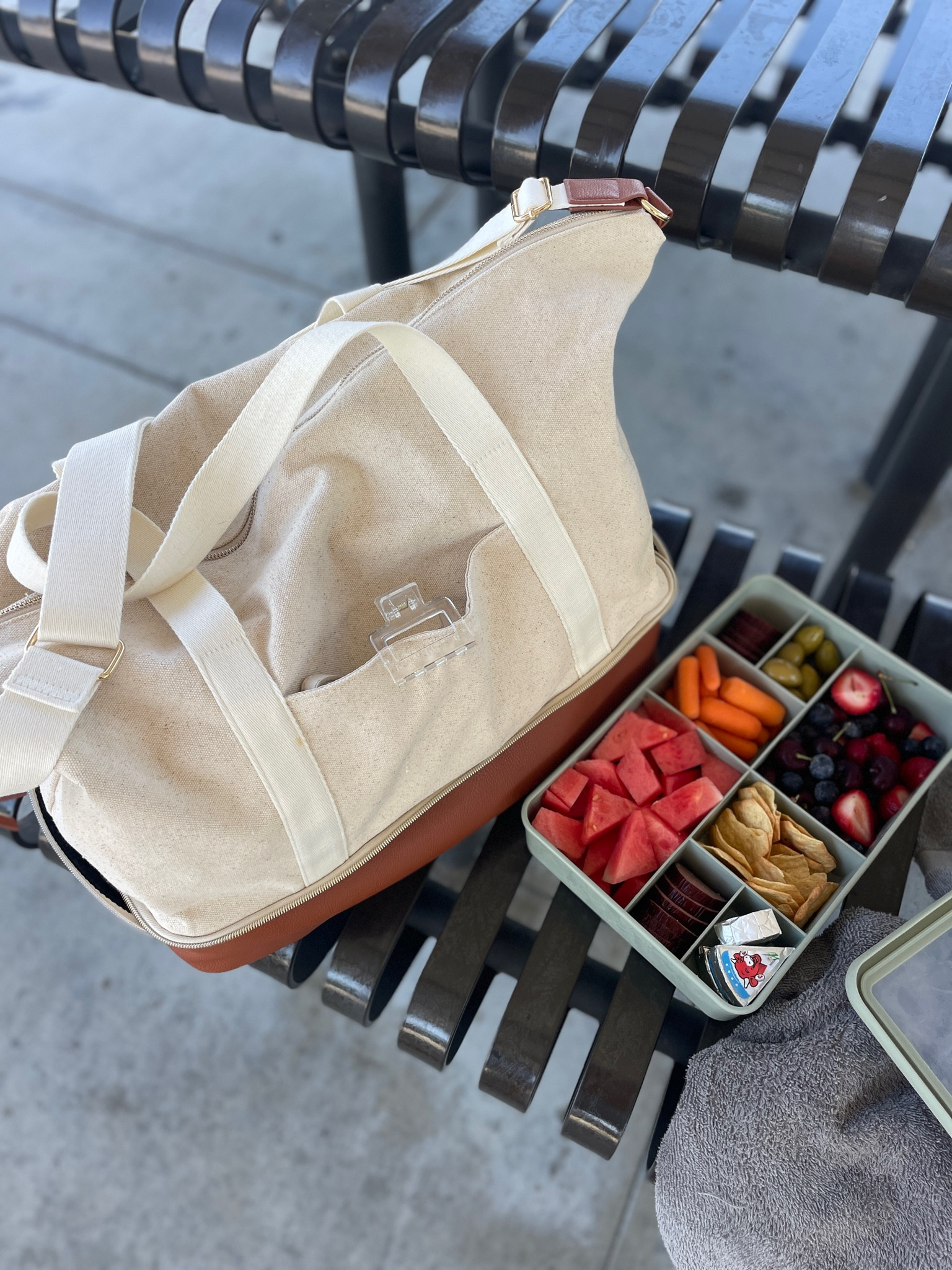 summer bag & snackle box ☀️ 🍓 🥕 

#LTKSeasonal #LTKFindsUnder50 #LTKFamily