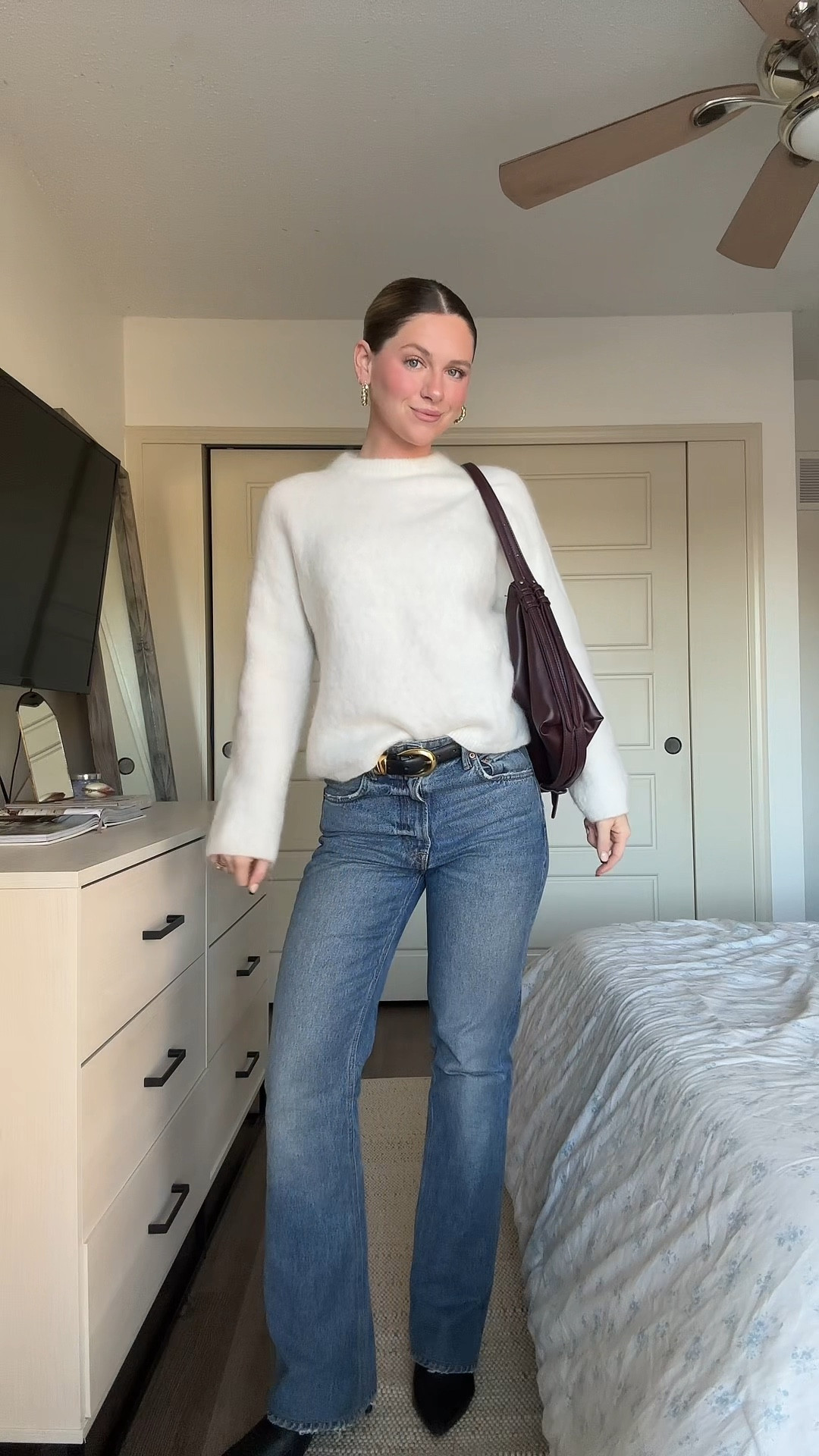 Sweater, boot cute jeans, belt, Madewell, Revolve, Denim

#LTKCyberWeek #LTKHoliday #LTKGiftGuide