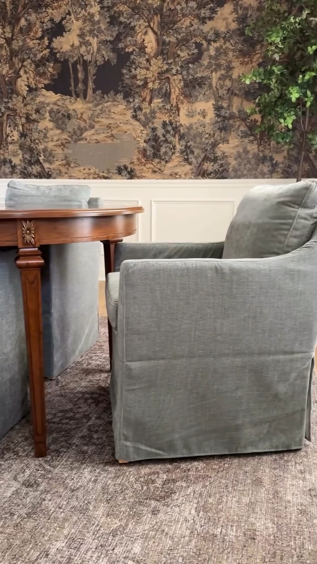 I’m so in love with these new dining chairs from @dayalanefurniture I’ve been on the hunt
for something that compliments the moody and vintage vibe of our wallpaper yet still modern and super comfortable. These Hank upholstered dining chairs were the perfect match!! Thankfully they are available on @amazon so shipping was a breeze and arrived so quickly to my home. 

#DiningGlowUp #homevibes #diningroominspo #homeinspo #amazonhomefinds