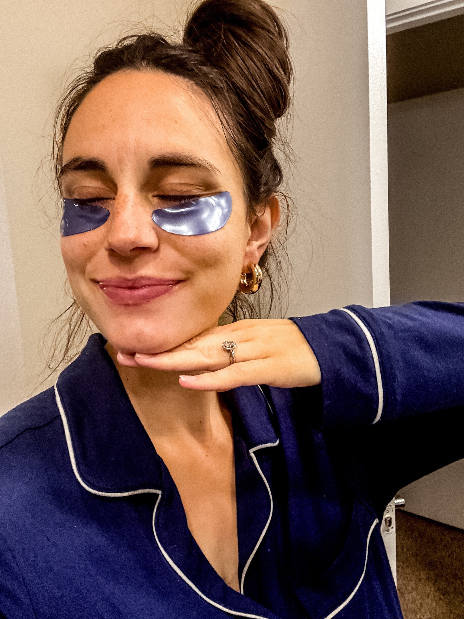 Literally the best eye patches and nightgown I’ve ever used! I’m using them for #postpartum but they can also be incredible last minute #christmasgift ideas or #stockingstuffers for girls! 

#stockingstufferideas #girlgiftidea #postpartum #pregnancy #summerfriday #selfcare #morningroutine 

#LTKmomlife #LTKGiftGuide #LTKBump