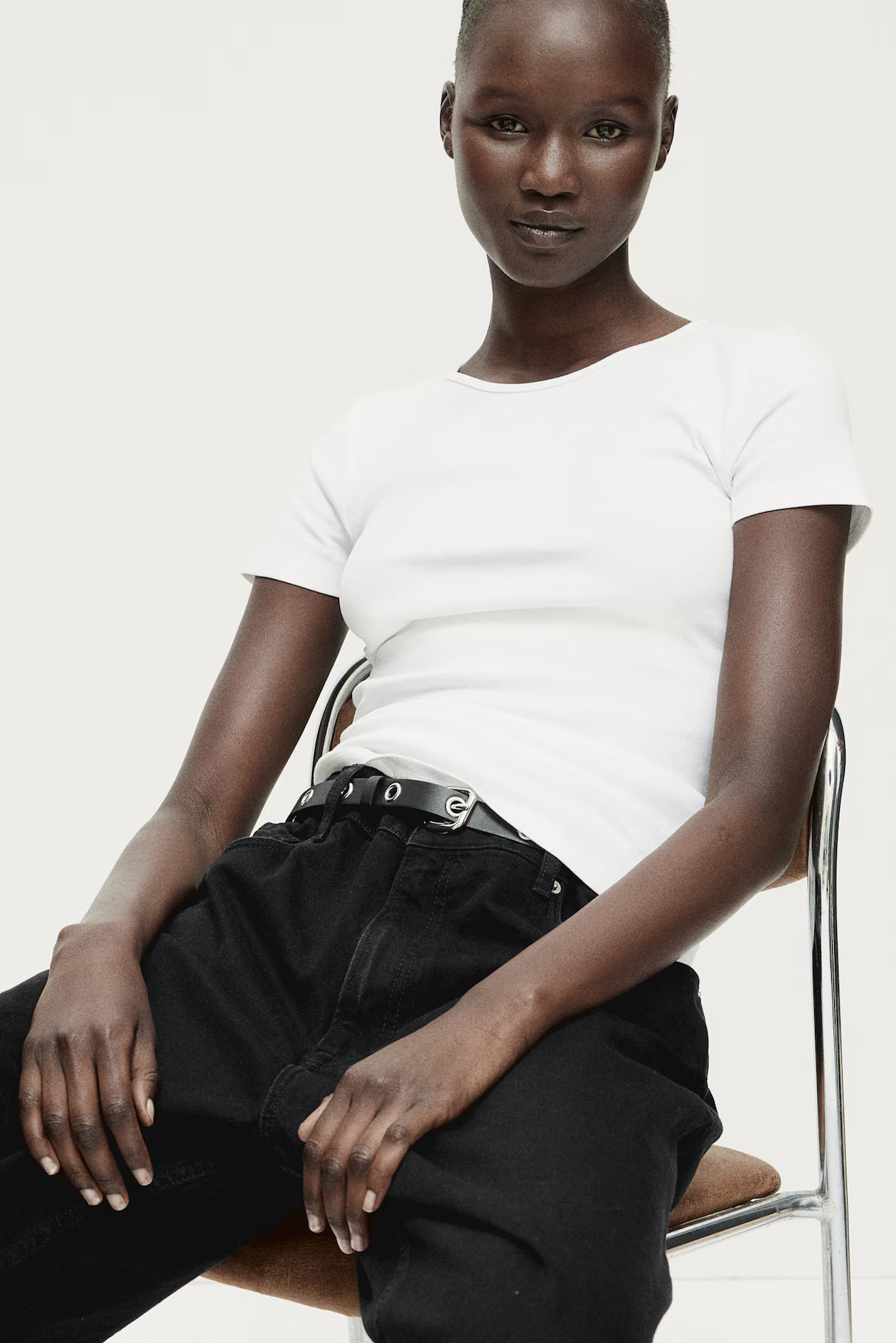 Geripptes T-Shirt - Rundausschnitt - Kurzarm - Weiß - Ladies | H&M AT | H&M (DE, AT, CH, NL, FI)