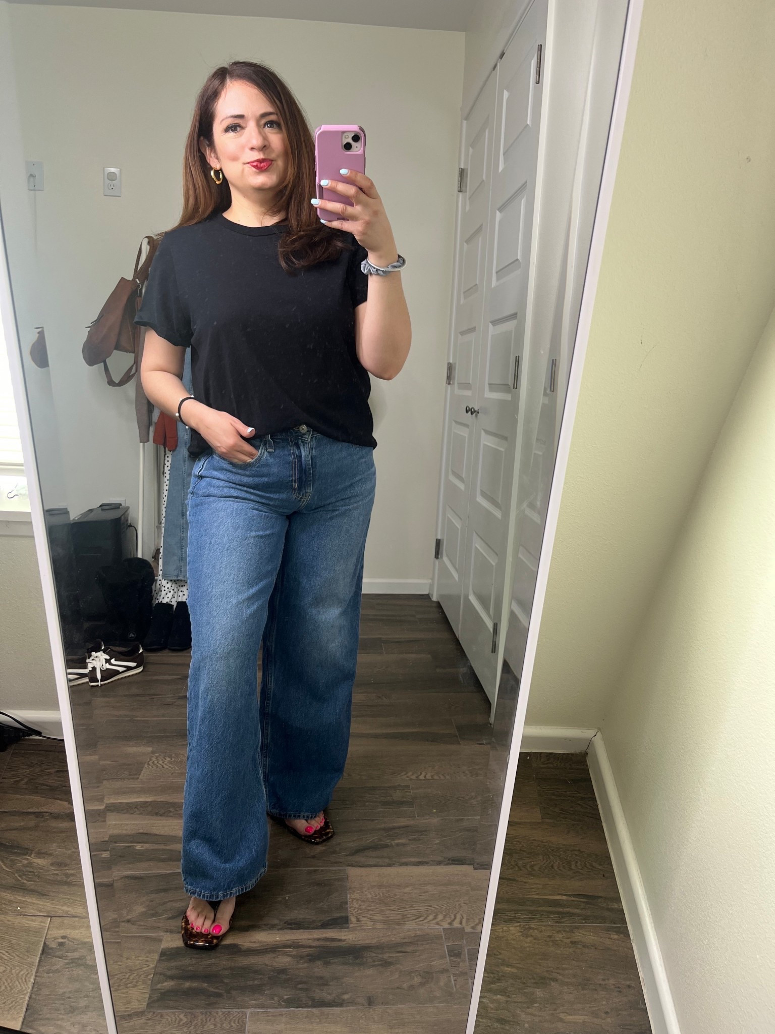Sharing a few Old Navy outfits I tried this weekend 🤍
Their sale is still going on and I found some really good staples.
I’m loving these pieces for work → weekend outfits.
Which look is your favorite?