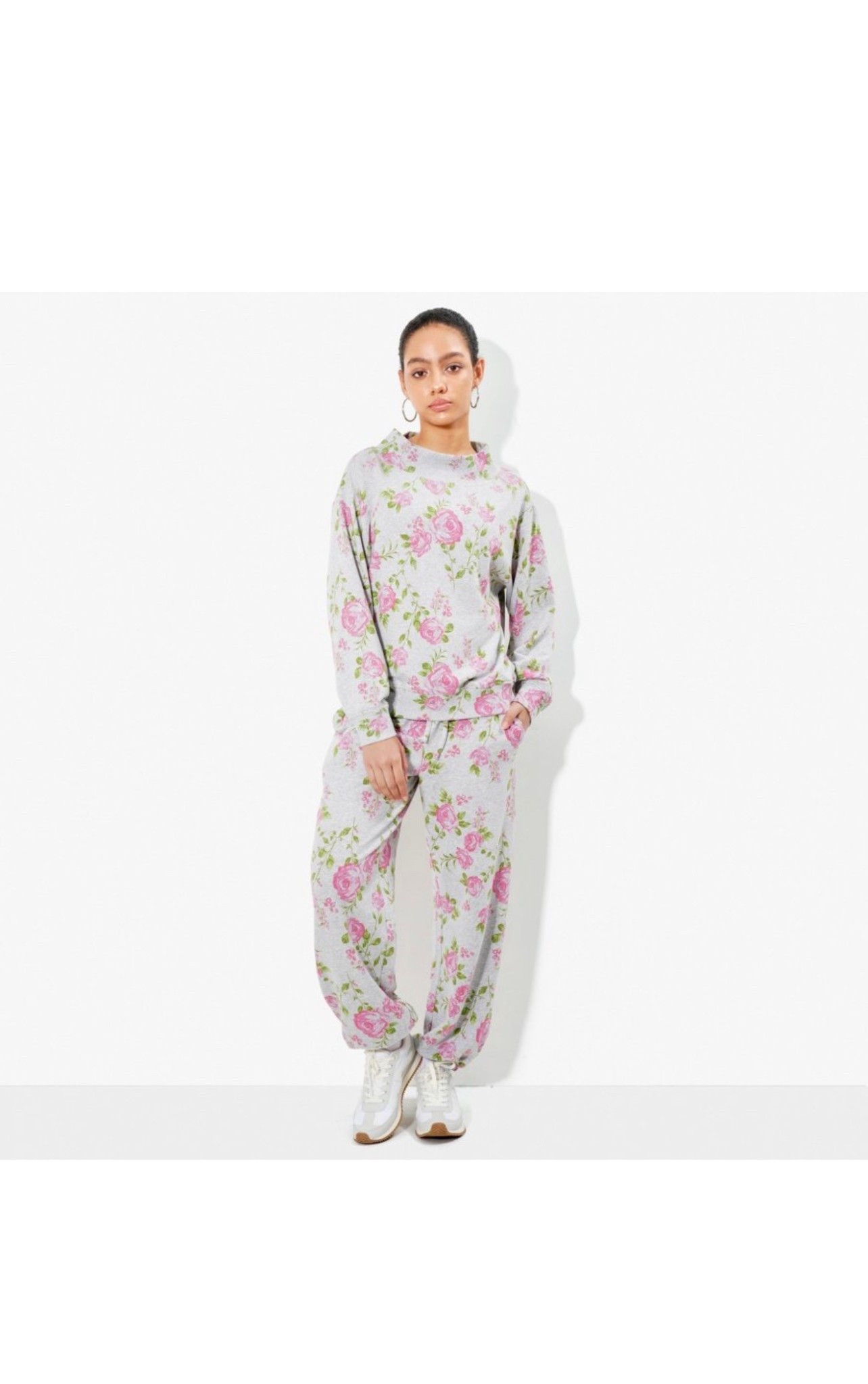 Looks pretty similar to my sold out set from Abercrombie! 