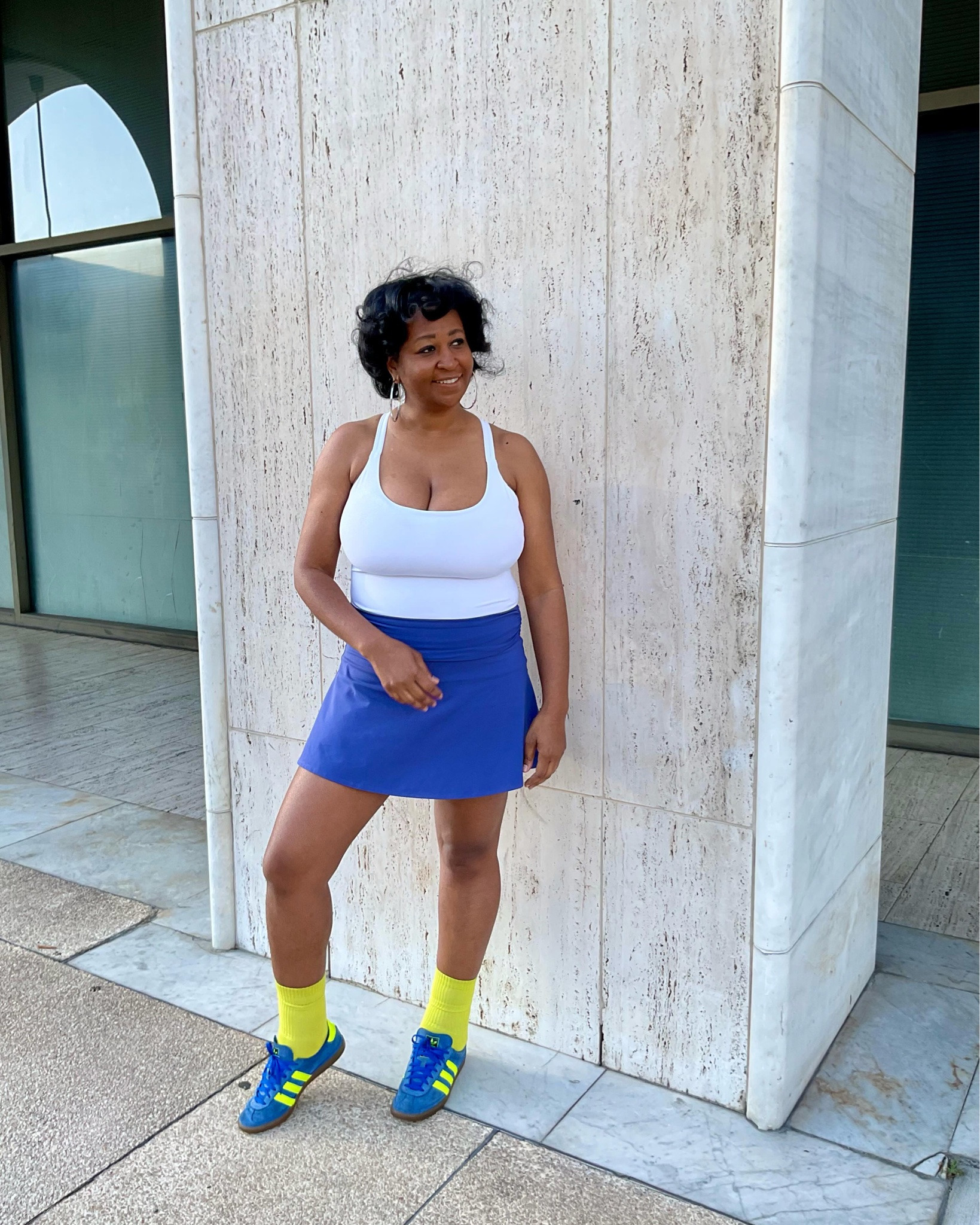 This @fabletics tennis fit got me roaming these LA streets comfortable, carefree and ready for summer adventures 💜☀️🎾….. Access the VIP membership here Fabletics.com/partner #fableticspartner #fabletics