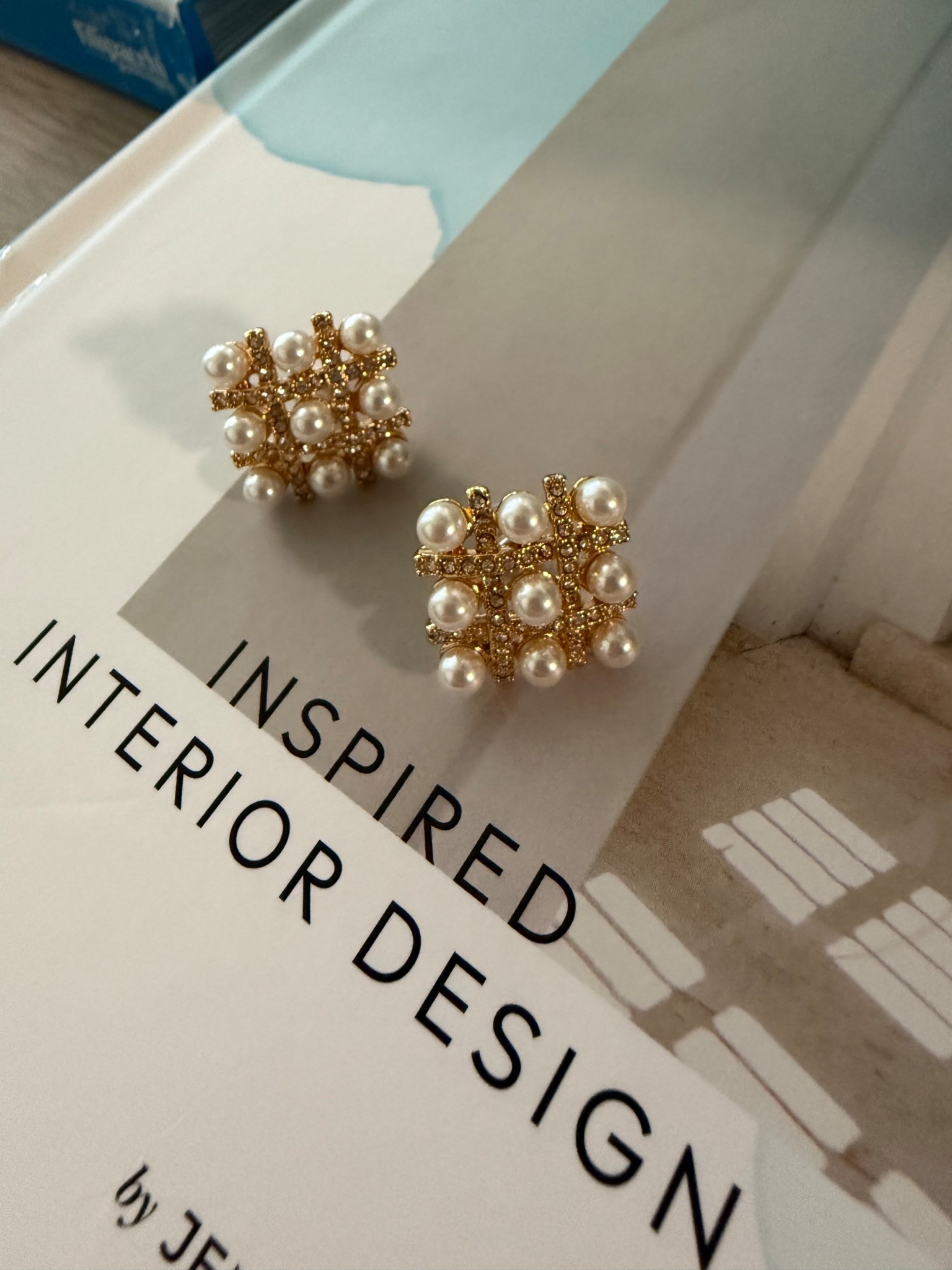 These earrings are so pretty and in major sale! Better in real life than online. 

#LTKSaleAlert