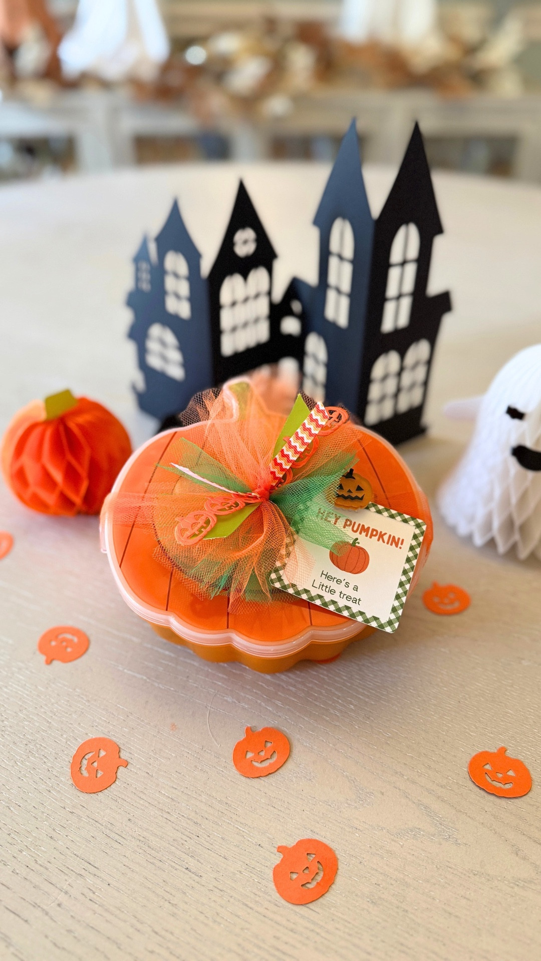 How cute is this pumpkin gift box?! 🎃💛 I filled mine with candy, but you can customize it with any little treats you like. Perfect for teachers, coworkers, or friends this Halloween season. 🕸️👻
#halloween #halloweengift #teacher #teachergift #giftidea #diy #diygift #gifting #target #bow #bowmaking #spookyseasonvibes 

#LTKSeasonal #LTKParties