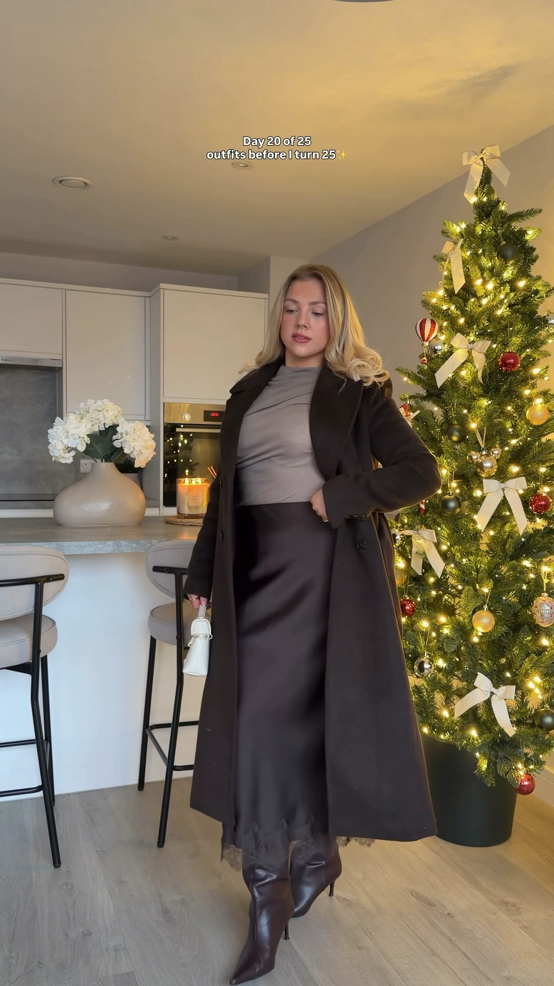 Day 20 of 25 outfits before I turn 25🤍 

Satin skirts
Brown outfit
Brown coat
Brown skirt
Chocolate brown
Winter coat 
Winter outfit 
Brown boots 

#LTKuk #LTKwinter #LTKluxury