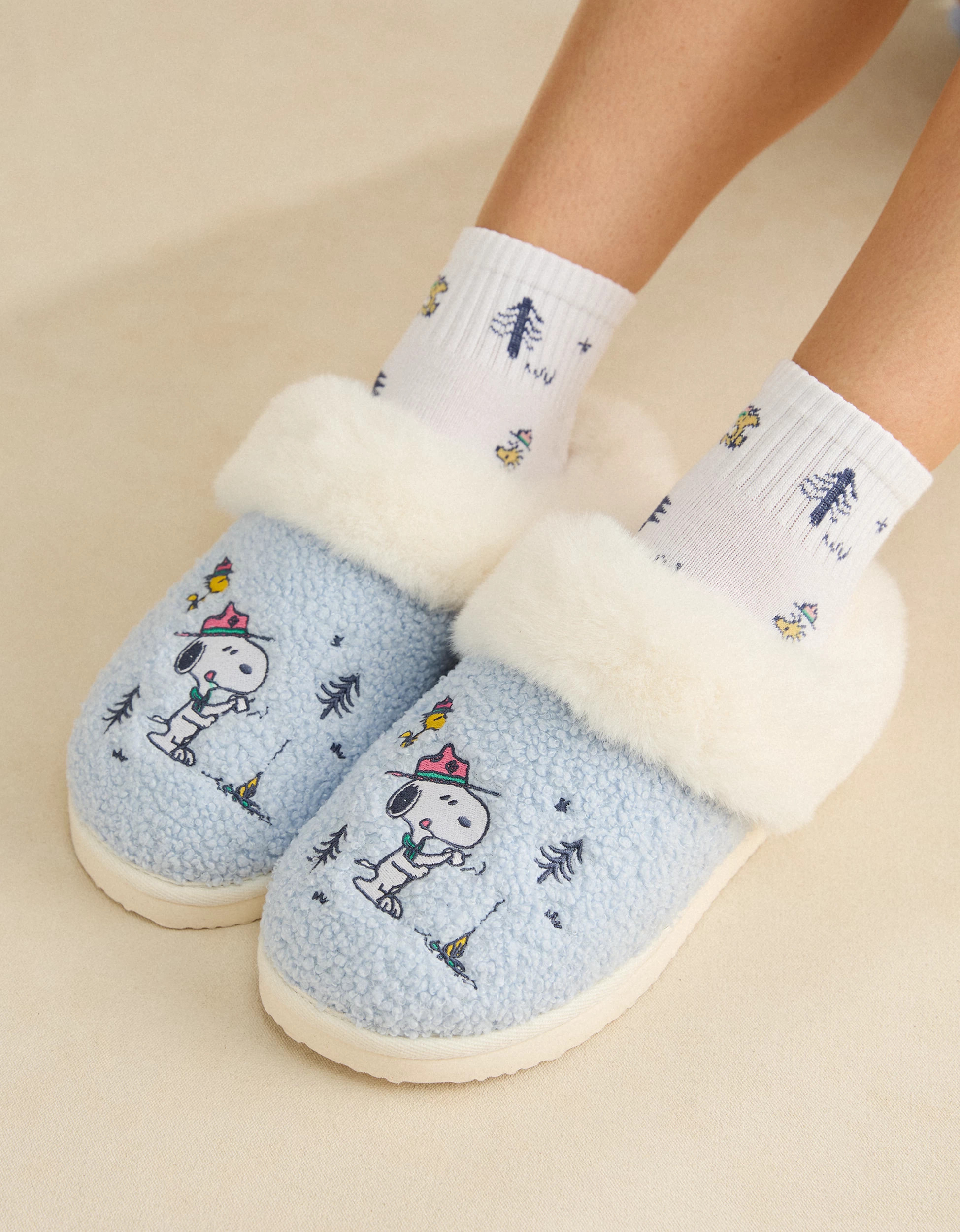 AE Camp Snoopy Scuff Slipper | American Eagle Outfitters (US & CA)