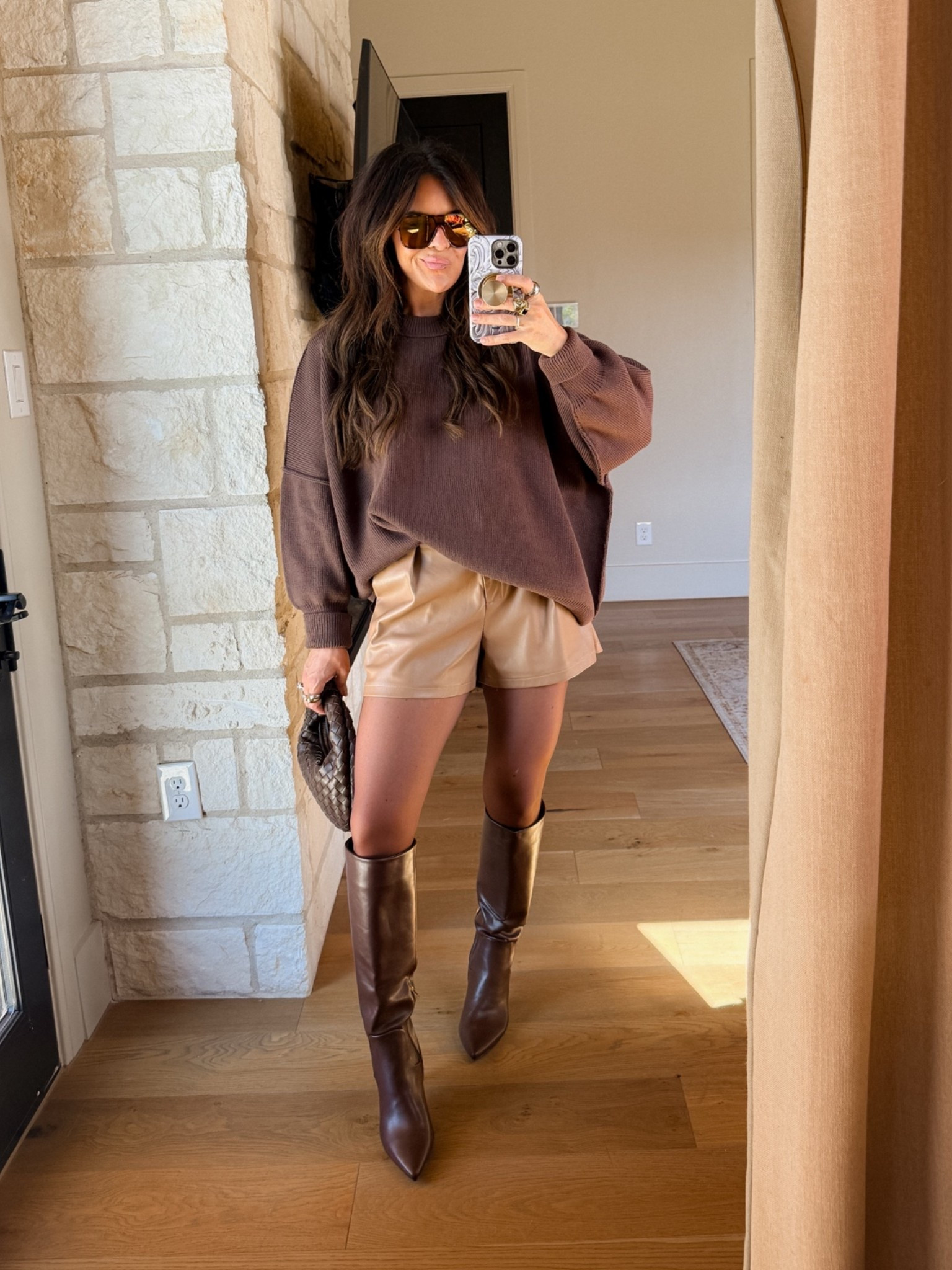 New Thanksgiving edit but also great family photo ideas!  
Use code: BWC40 for 40% off for the weekend. 


wearing a large in all the bottoms. Their jeans I usually get a 30. 
Sweaters I’m in an XL
Dress/skirt: large

@vici #vicipartner