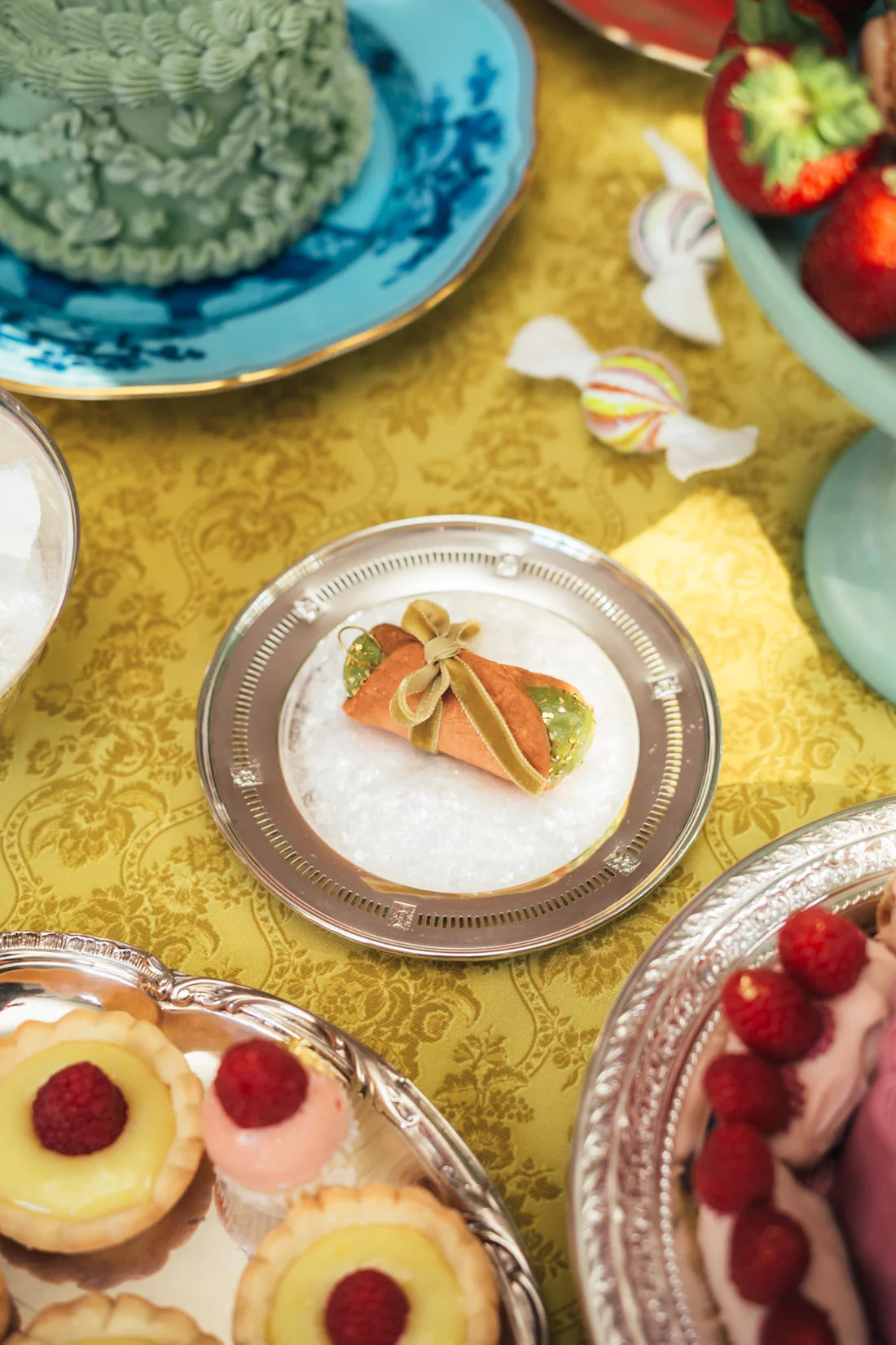 Canoli Bonbon Ornament | Parterre