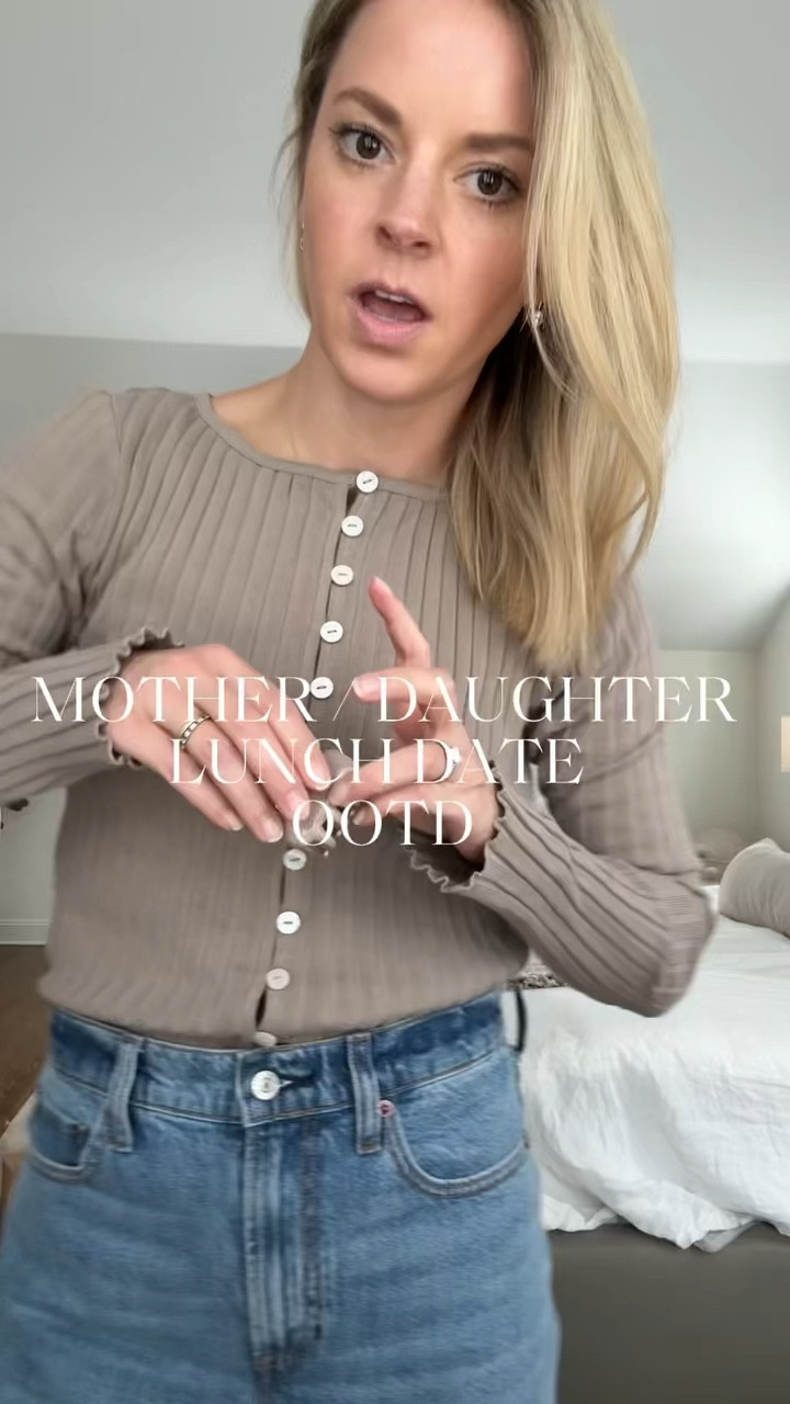 Transitional outfit for Spring for mother daughter lunch 
-small top, tts 
-XS jacket, runs oversized
-26R jeans, tts, I’m 5’5
-sized down 1/2 in sneakers 
-earrings are the 10mm 
-clip is from undone hair