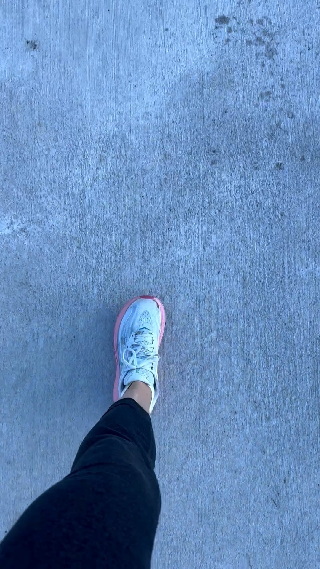 I’m going to keep posting my favorite running sneakers until you all buy them and then you will understand and thank me 🙃

#LTKActive #LTKfitnessgoals #LTKselfcare