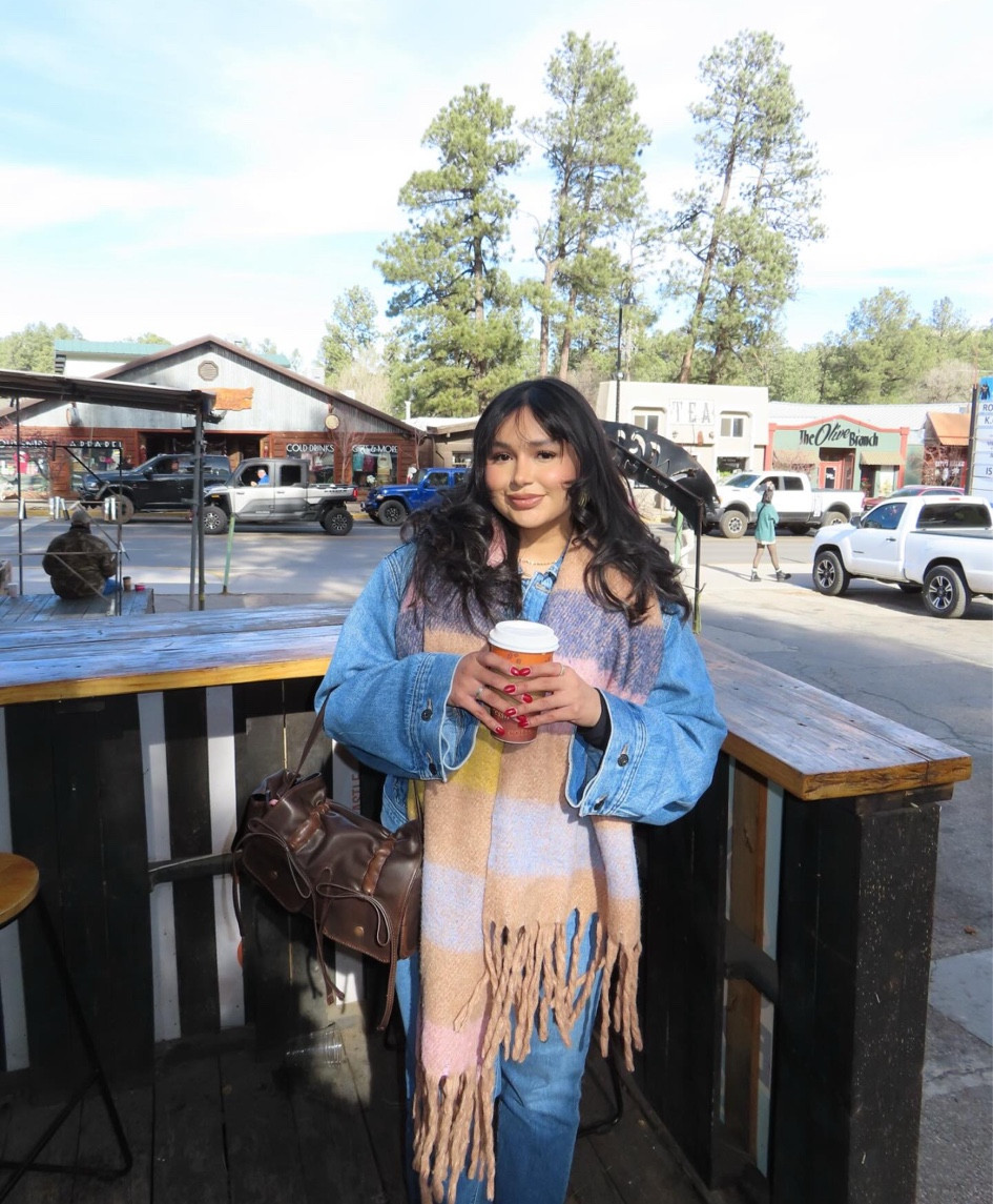 hey girlies happy 2025 😙 🤍
This jean jacket has been my favorite it’s oversized. I love that the sleeves can be wide or skinny, they are adjustable. 


#LTKStyleTip #LTKBeauty #LTKFindsUnder100