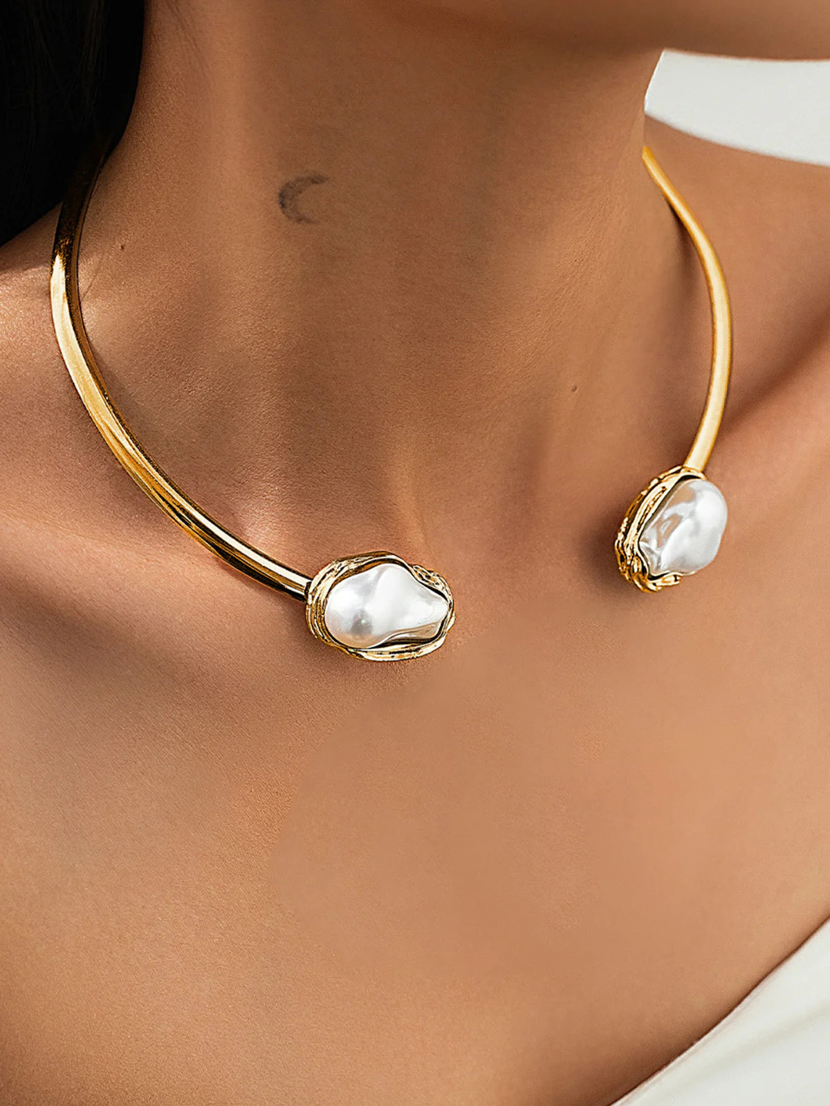 Baroque Pearl Open Choker Necklace | Commense