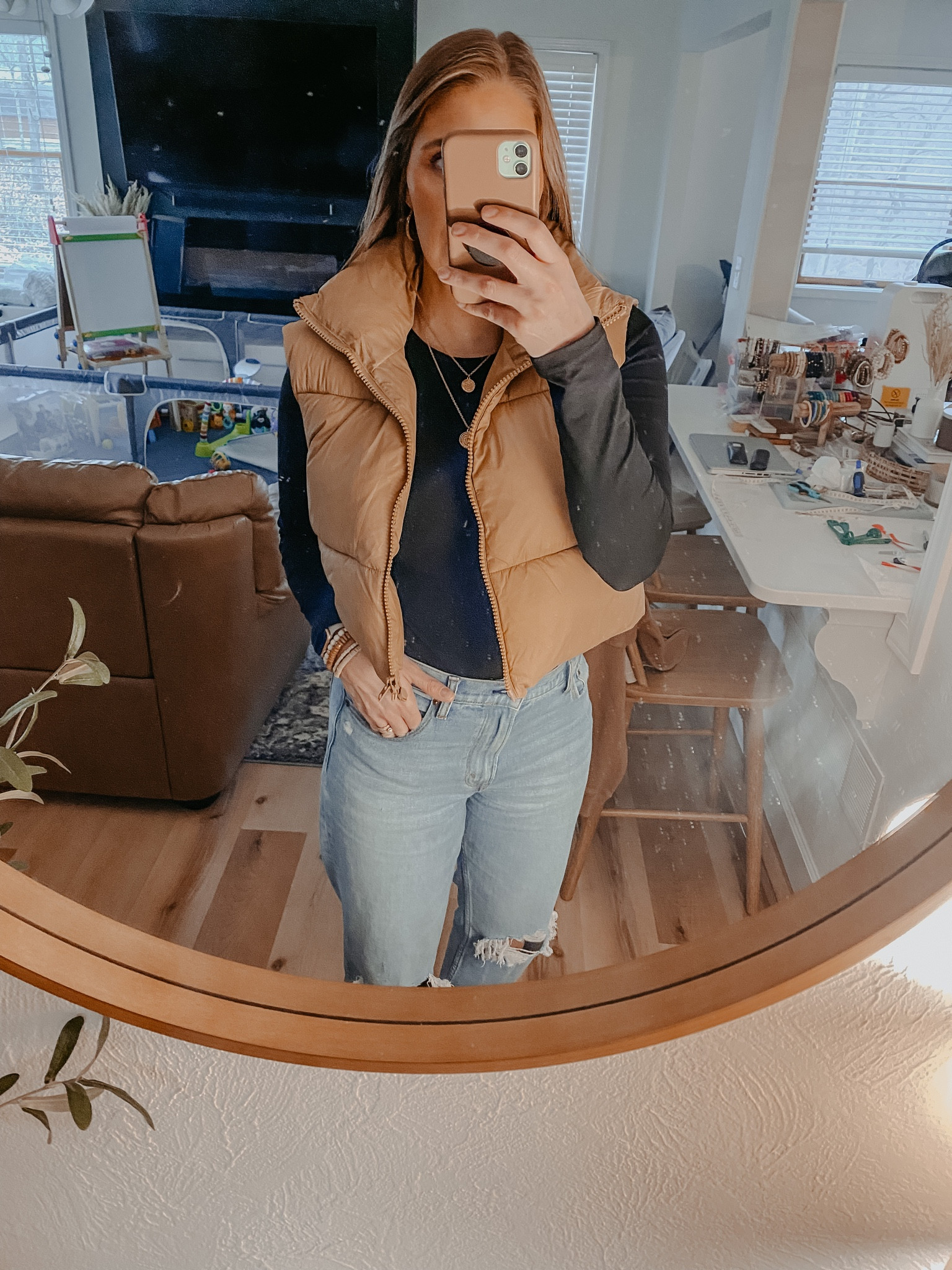 Saturday OOTD
Vest size small//bodysuit size medium//jeans size 29

puffer vest
Neutral vest
Black bodysuit
Mom jeans
Distressed jeans
Postpartum outfit
Casual outfit



#LTKstyletip #LTKunder50 #LTKunder100