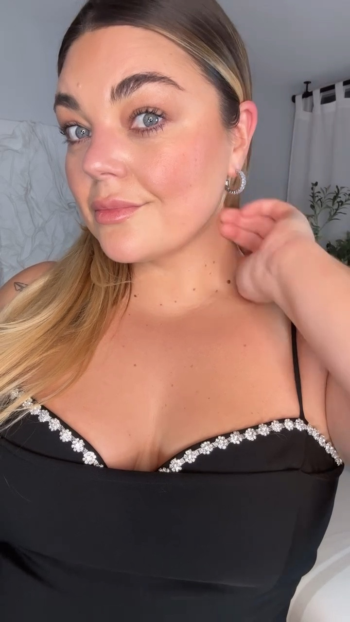 It’s that time of year again, where Sequin and Jewels are apart of our daily wardrobe. This @dynamiteclothing holiday dress was my top pick to wear to this year’s Christmas party 🎄. This dress fits my curves perfectly and the touch of sparkle ✨ makes me feel like a goddess. I linked this Christmas Dress and the Silver Shoes in my bio, on my ShopLTK! The size I’m wearing is a XL in this dress. 

#holidaypartyoutfit #blackdress #midsizeoutfits #christmaspartyoutfit #christmasoutfit #paidaffiliatelinks

#LTKpartywear #LTKcurves #LTKmidsize