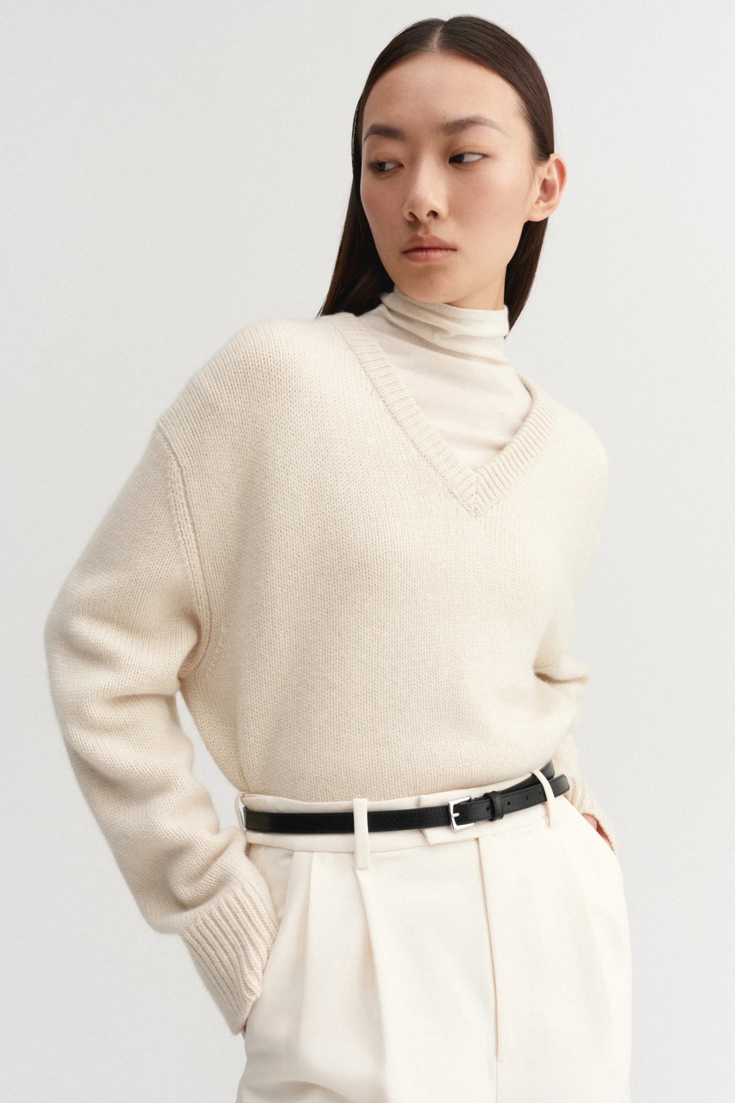Yara V-Neck Sweater, vanilla | Almada Label
