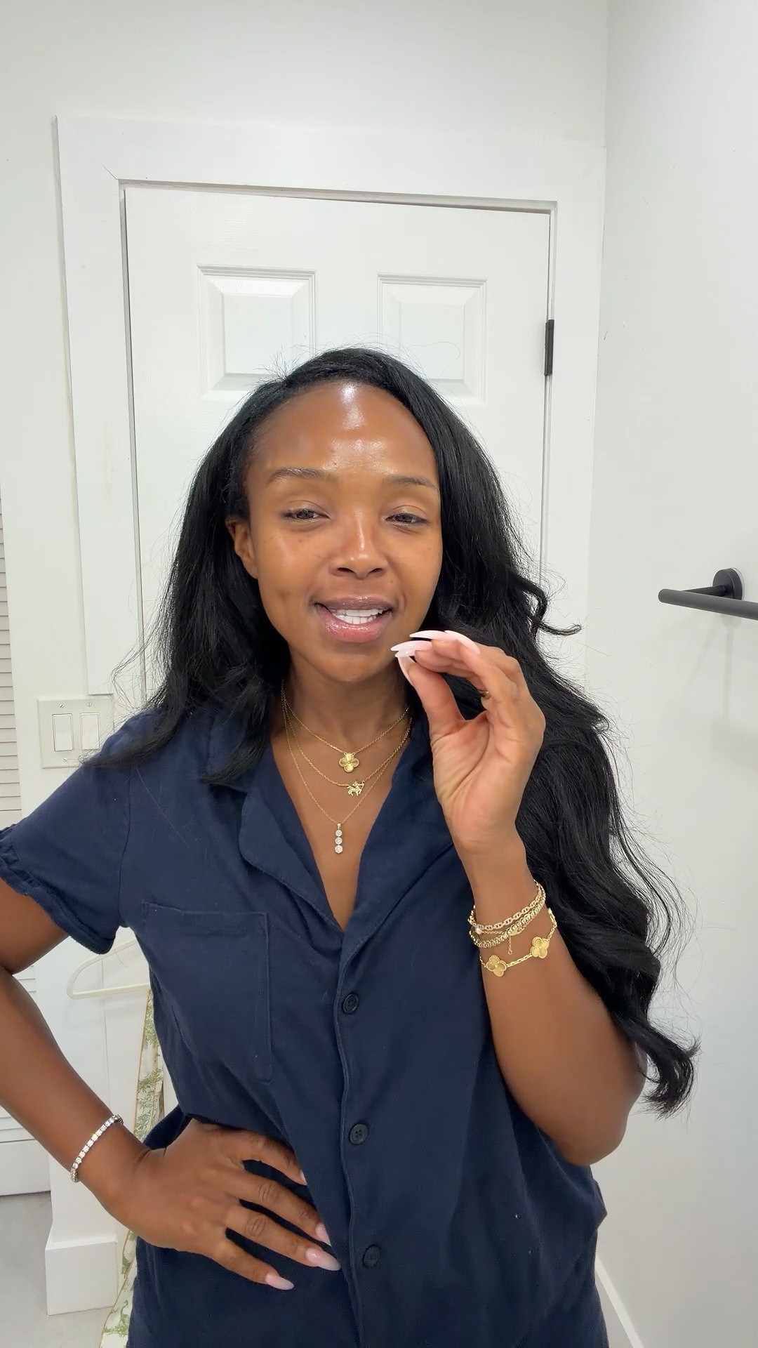 Scroll to shop! ✨ Beauty favorites. Everything is linked below.👇🏾

Desliza para comprar. ✨ Mis favoritos de belleza.

📲 Download the free LTK app & follow me @kirasfashionfinds to shop all my daily finds.

#LTKSaleAlert #LTKBeauty #LTKselfcare