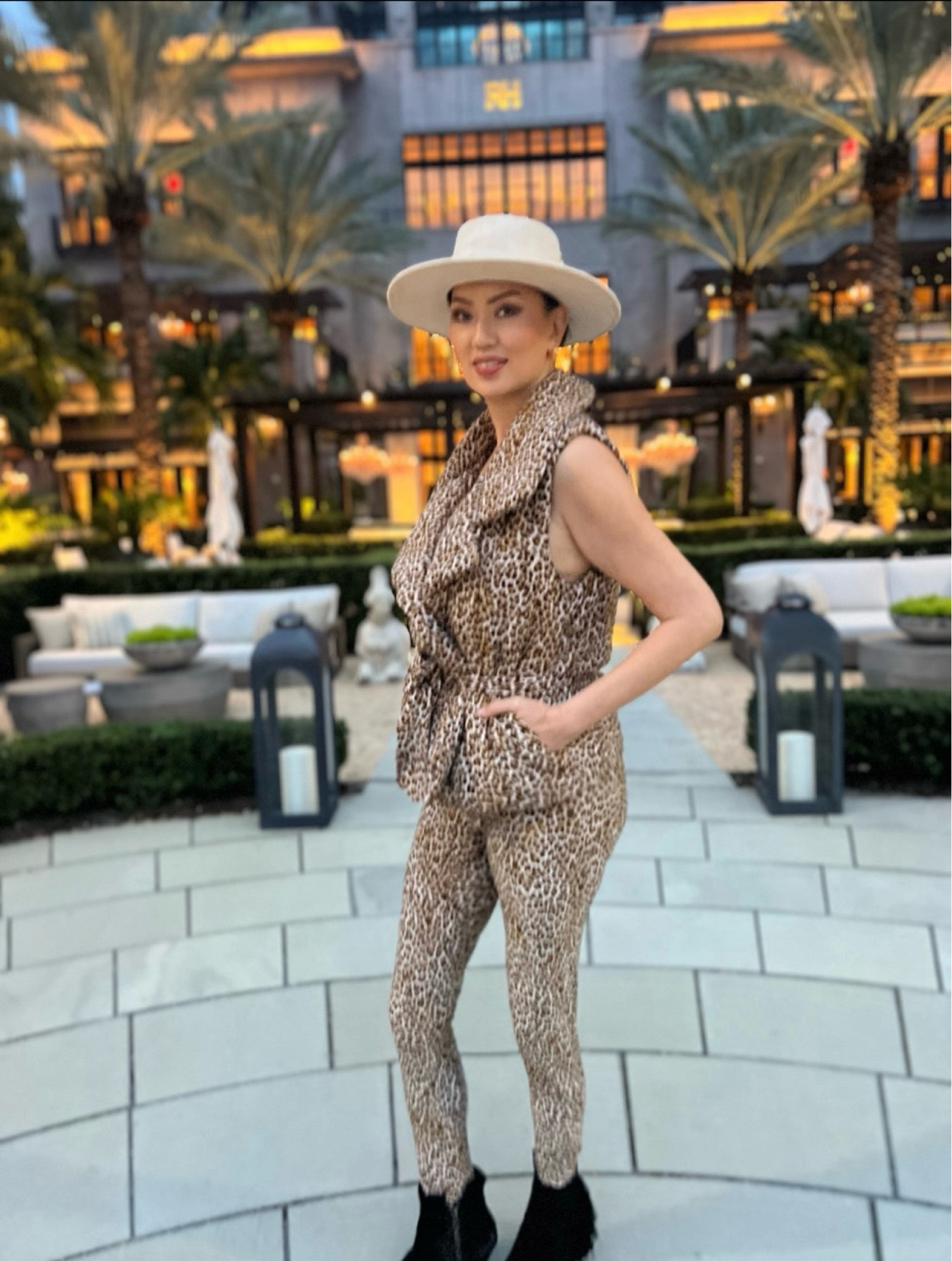 Elevate your Fall/Winter style with fashion-forward, comfortable, and chic outfits. Layer it with a long sleeve top. You can pair it with a trendy sneakers or boots...
leopard leggings run big I'm wearing a size small. I'm 5' 10"
K

#LTKtravel #LTKover40 #LTKstyletip