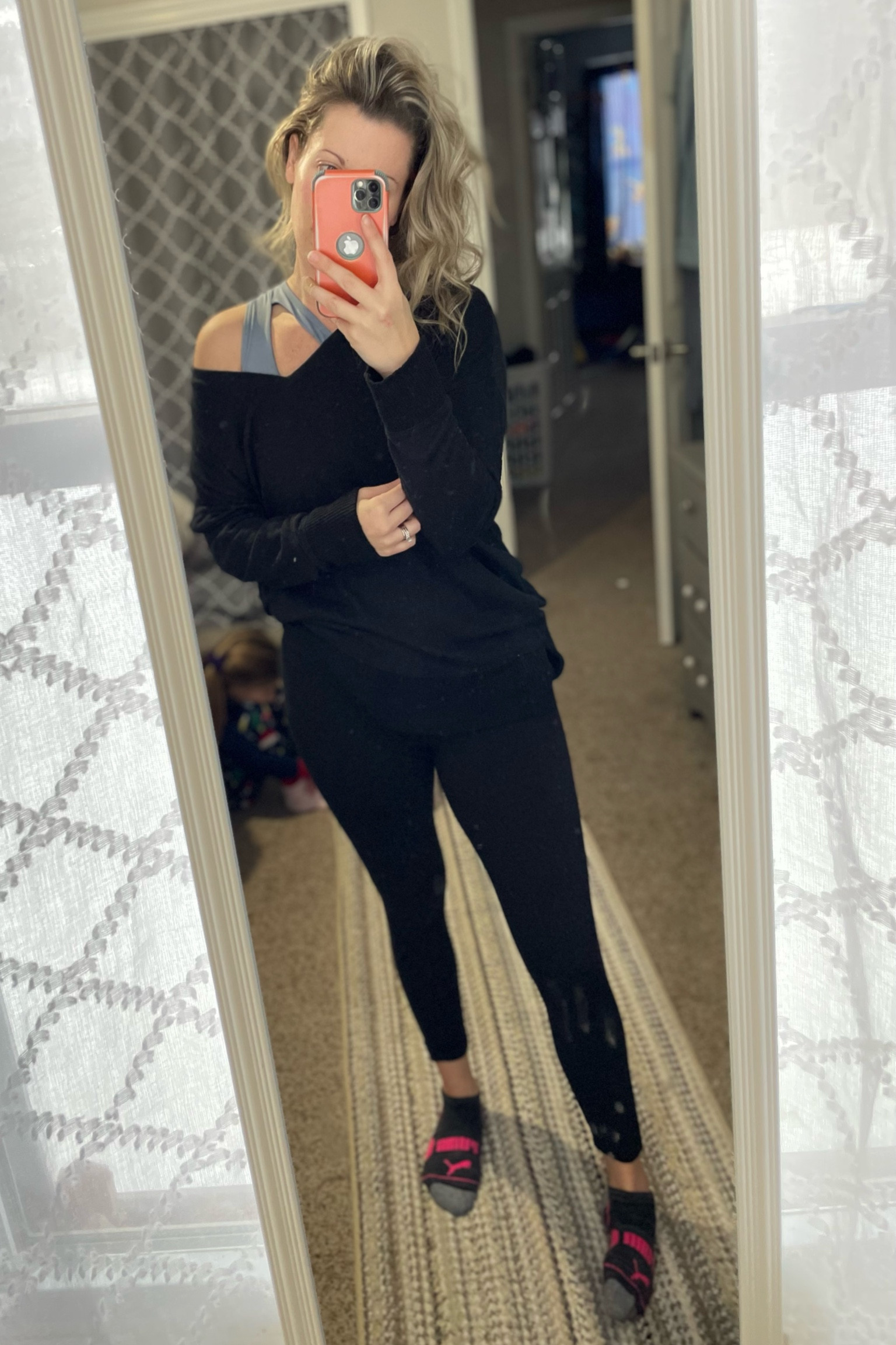 Mama fit 🫶🏼
(Sweaters are very similar) 