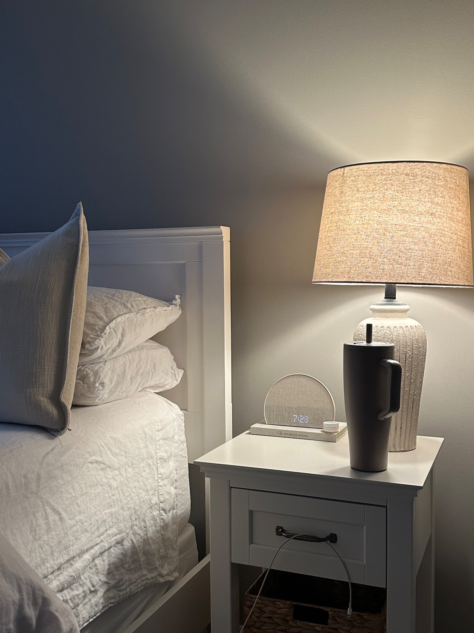 Bedside details 🤍 #neutralhome

#LTKHome