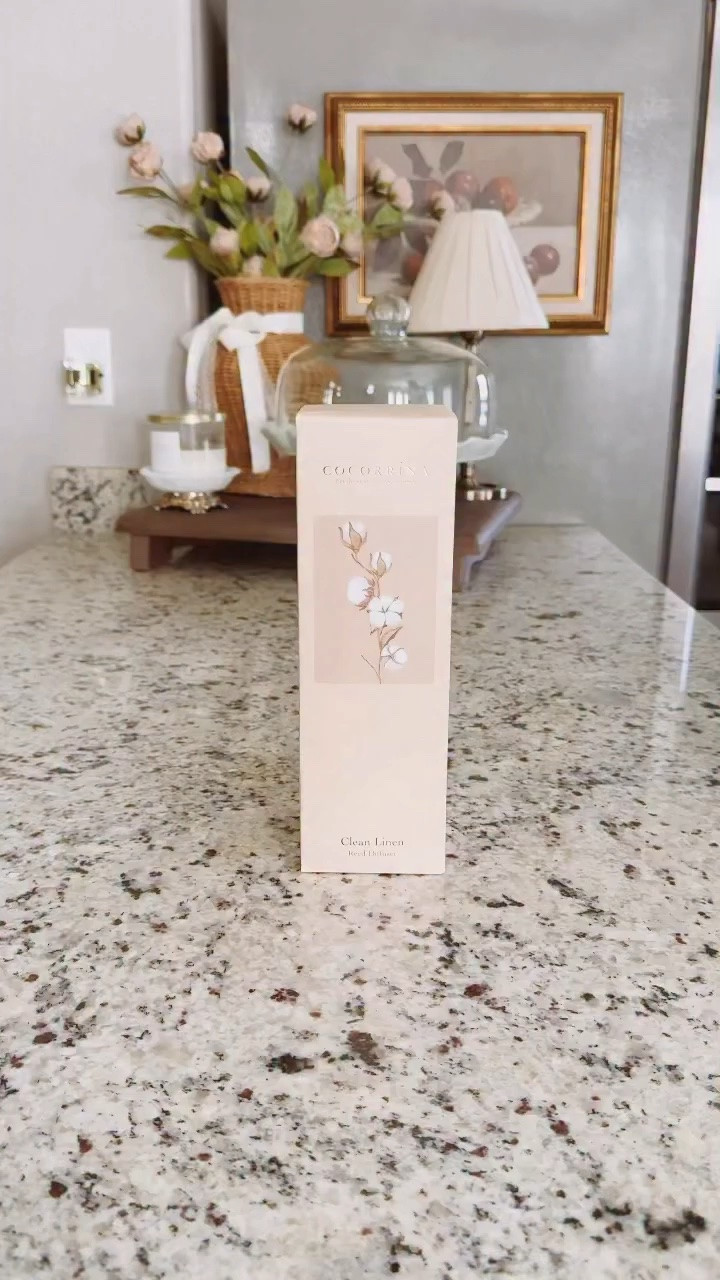 I just love these scent diffusers from @cocorrinascents they’re perfect for small spaces especially bathrooms and their scents are amazing! My favorite is clean linen and the baby’s breath is such sweet touch. 

#homedesign #neutralhome #homeinterior #homeinspo #homedecorating