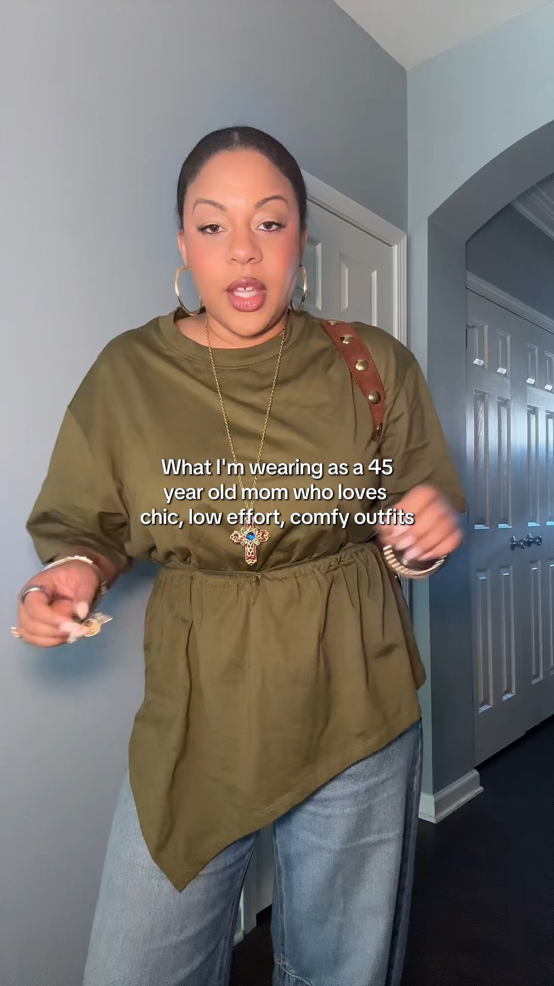 Comfy chic mom outfits are what I always reach for! 

#LTKmomlife #LTKootd #LTKMidsize